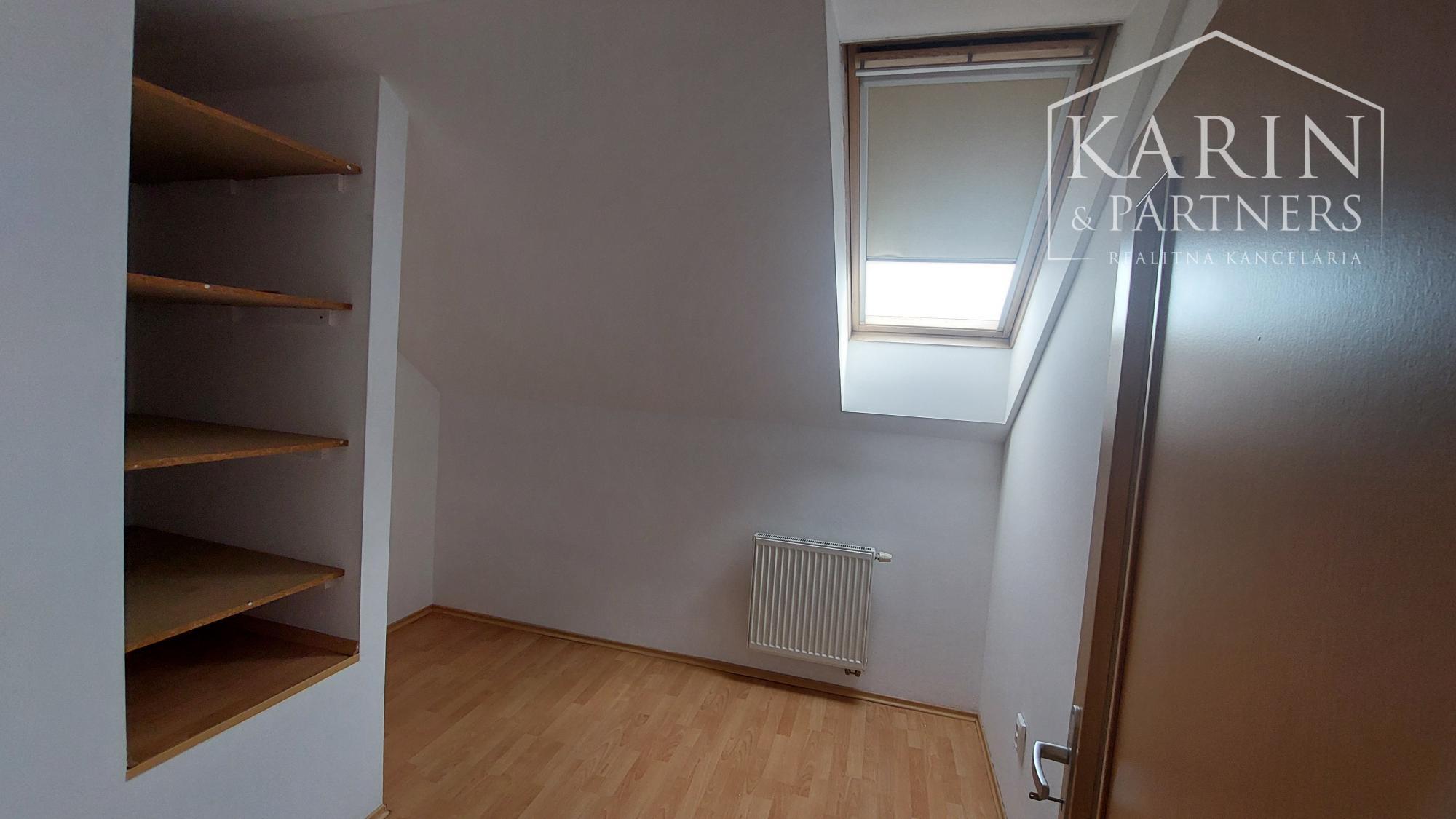 REZERVOVANÉ - 3 izbový mezanínový byt v Senci