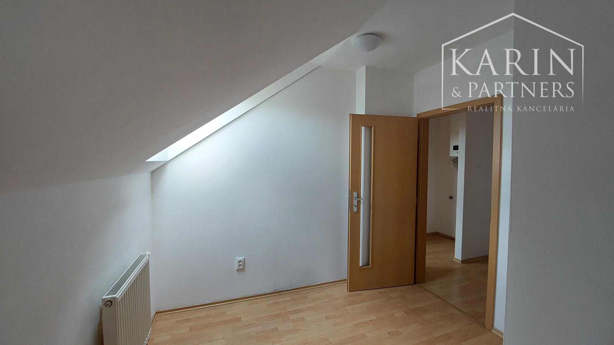 REZERVOVANÉ - 3 izbový mezanínový byt v Senci