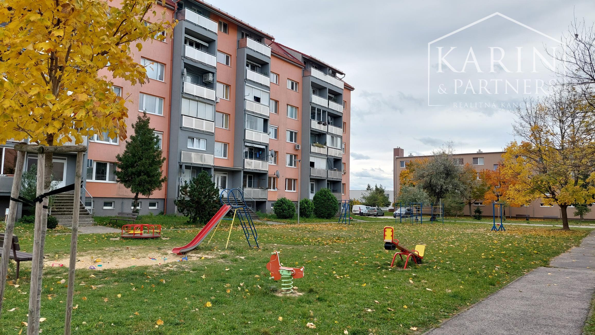 REZERVOVANÉ - 3 izbový mezanínový byt v Senci