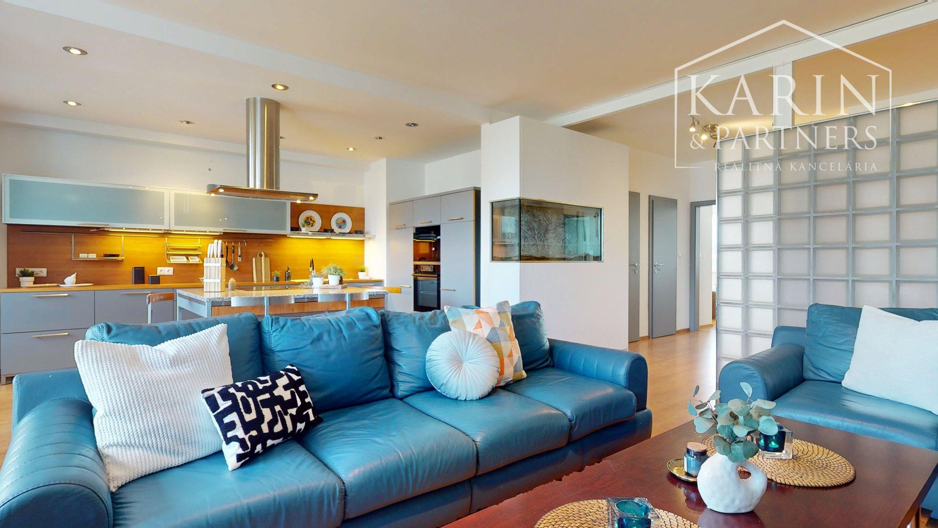 KOMPLETNE ŠTÝLOVO ZARIADENÝ 3I BYT S LODŽIOU A BALKÓNOM