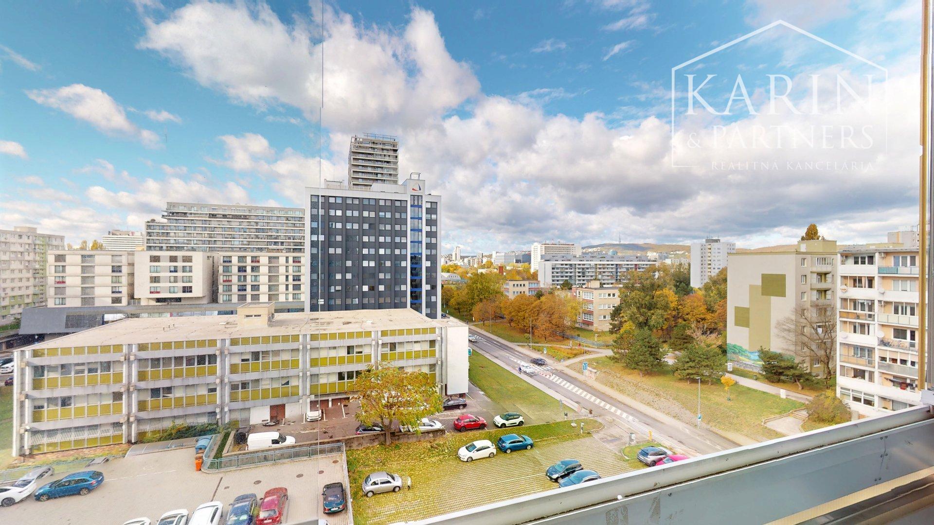 KOMPLETNE ŠTÝLOVO ZARIADENÝ 3I BYT S LODŽIOU A BALKÓNOM