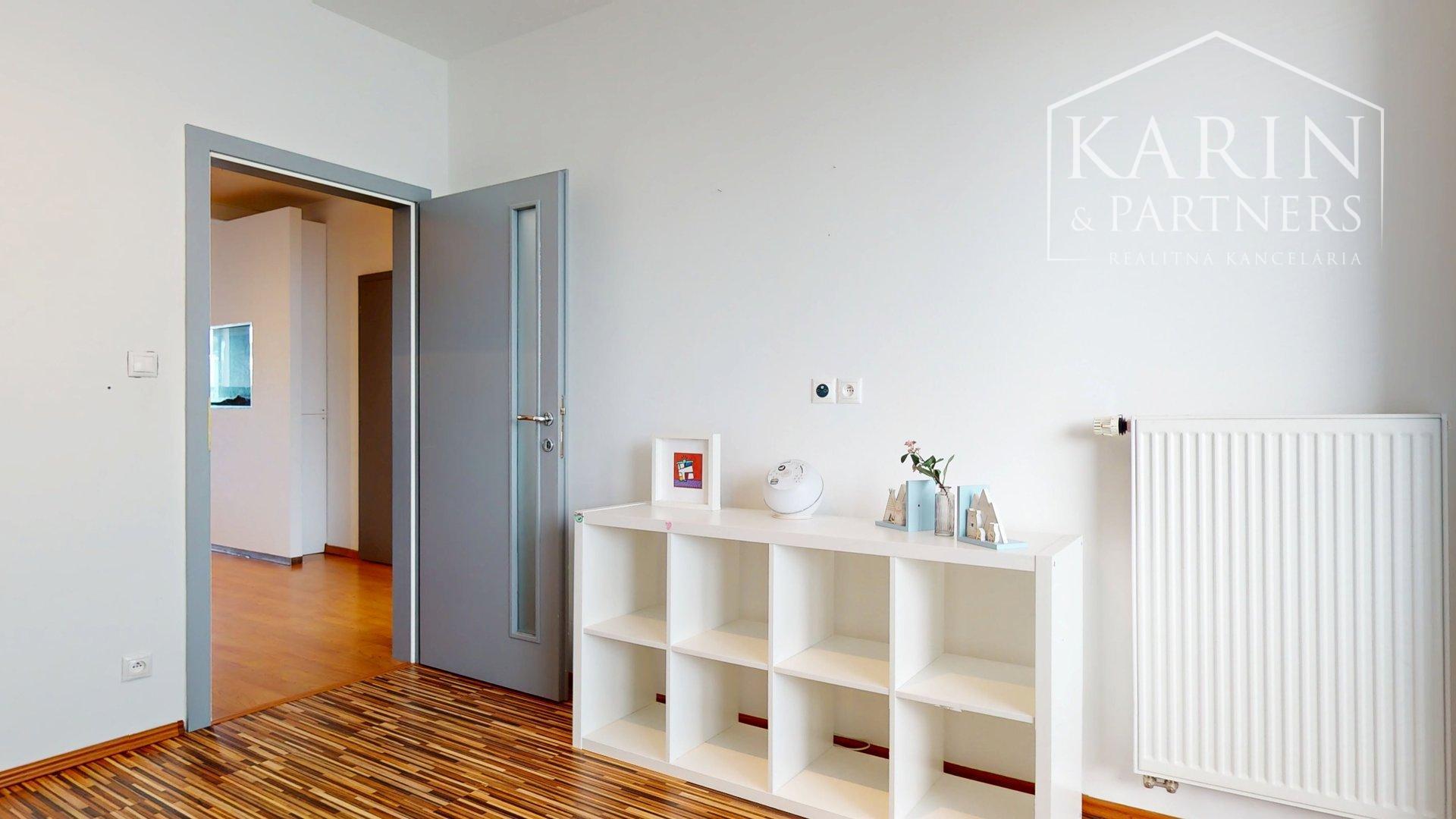 KOMPLETNE ŠTÝLOVO ZARIADENÝ 3I BYT S LODŽIOU A BALKÓNOM