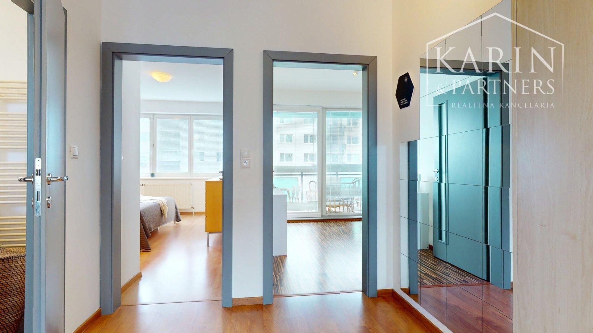 KOMPLETNE ŠTÝLOVO ZARIADENÝ 3I BYT S LODŽIOU A BALKÓNOM