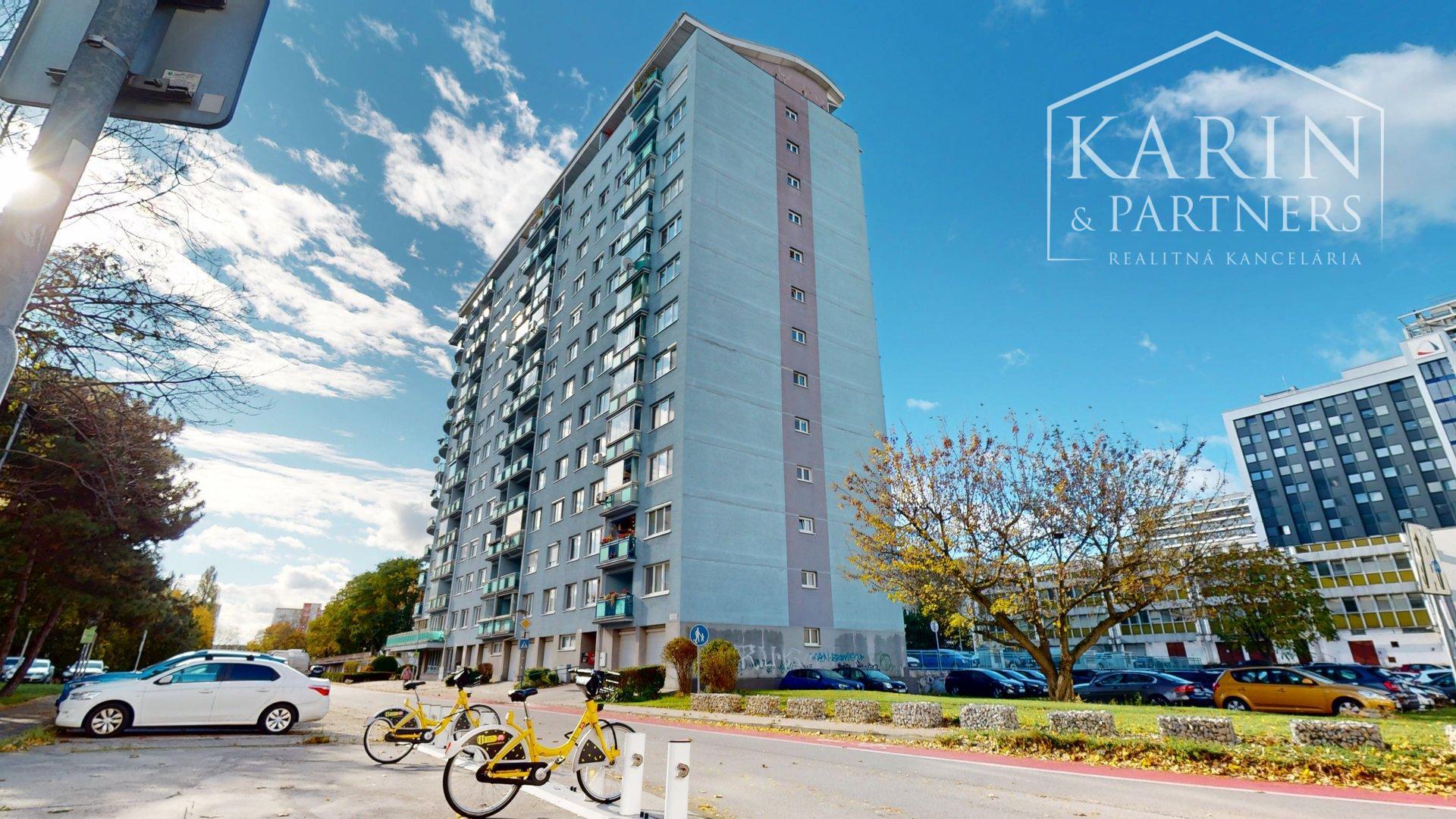 KOMPLETNE ŠTÝLOVO ZARIADENÝ 3I BYT S LODŽIOU A BALKÓNOM