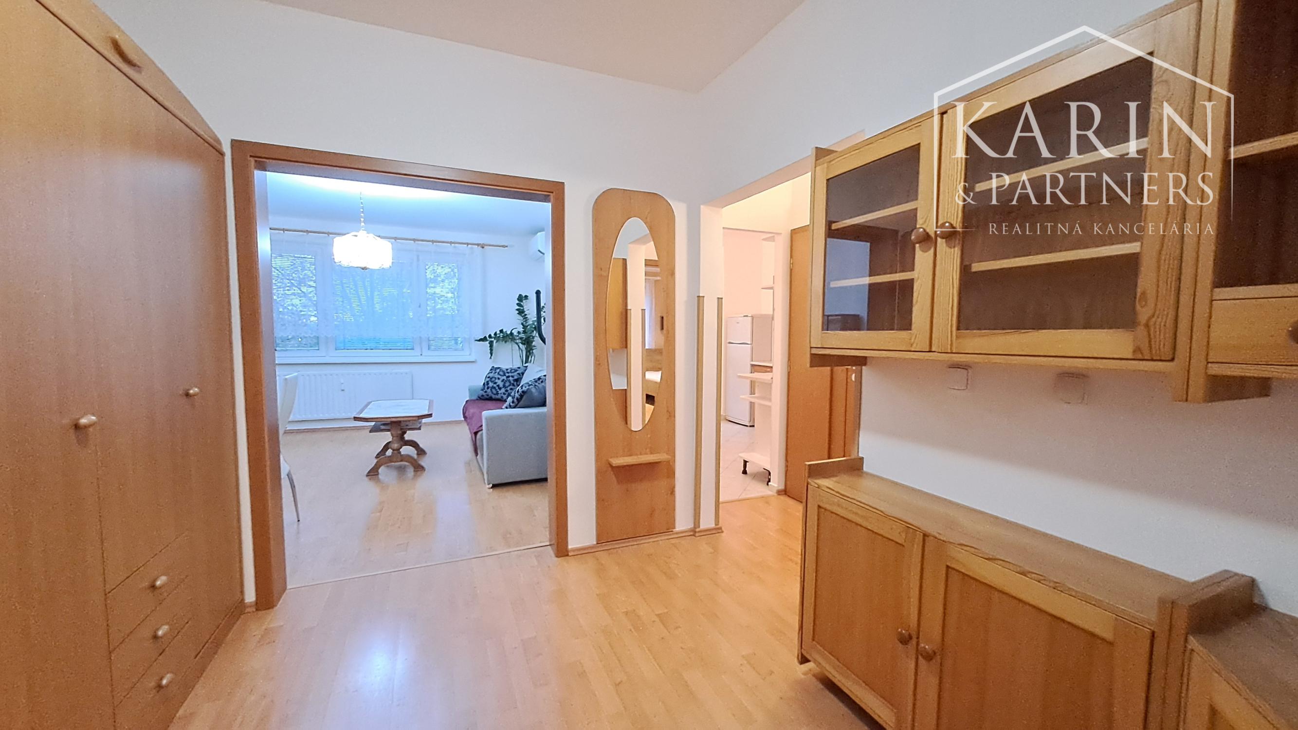 Prenájom 3-izbový byt s klimatizáciou, Smolenická ulica, Bratislava V Petržalka