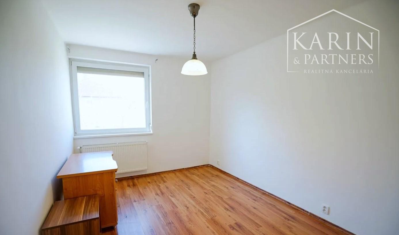 Predaj - 5 izbový, dvojgeneračný rodinný dom - Rajka Maďarsko