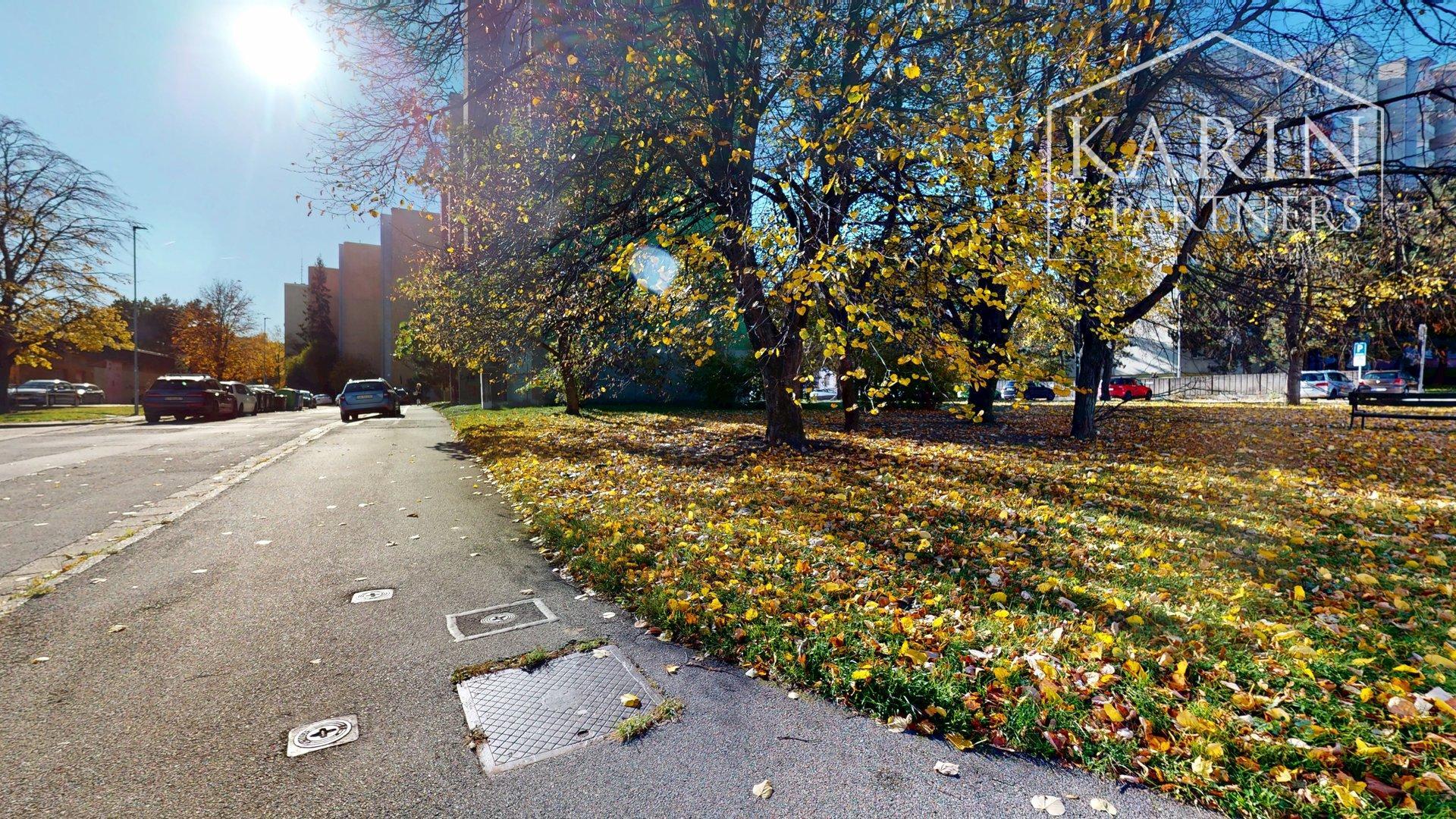 KOMPLETNE ZREKONŠTRUOVANÝ A ZARIADENÝ 2I BYT S PIVNICOU