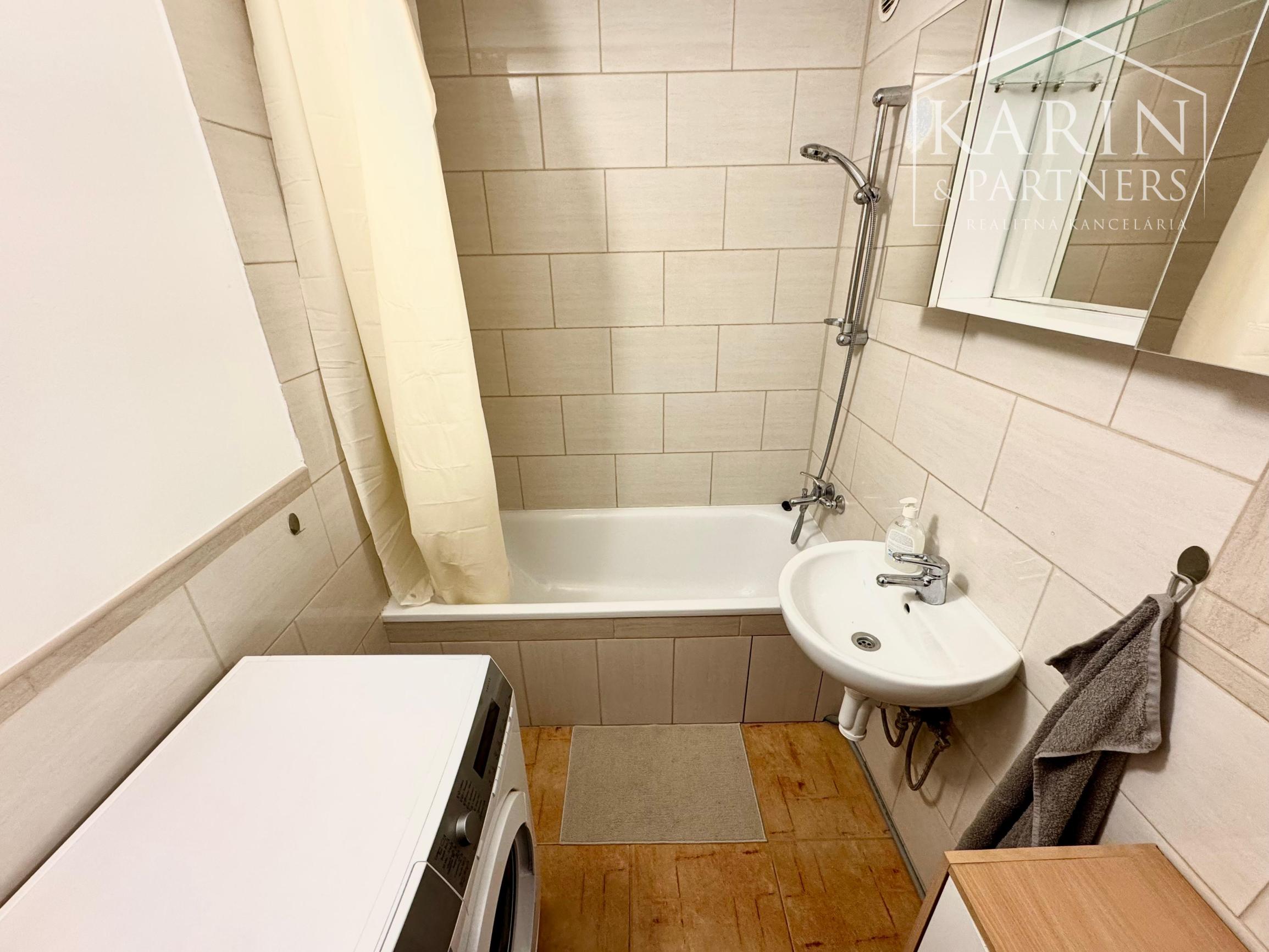 3i ZARIADENÝ BYT NA PRENÁJOM, D.RAPANTA, HOLÍČ