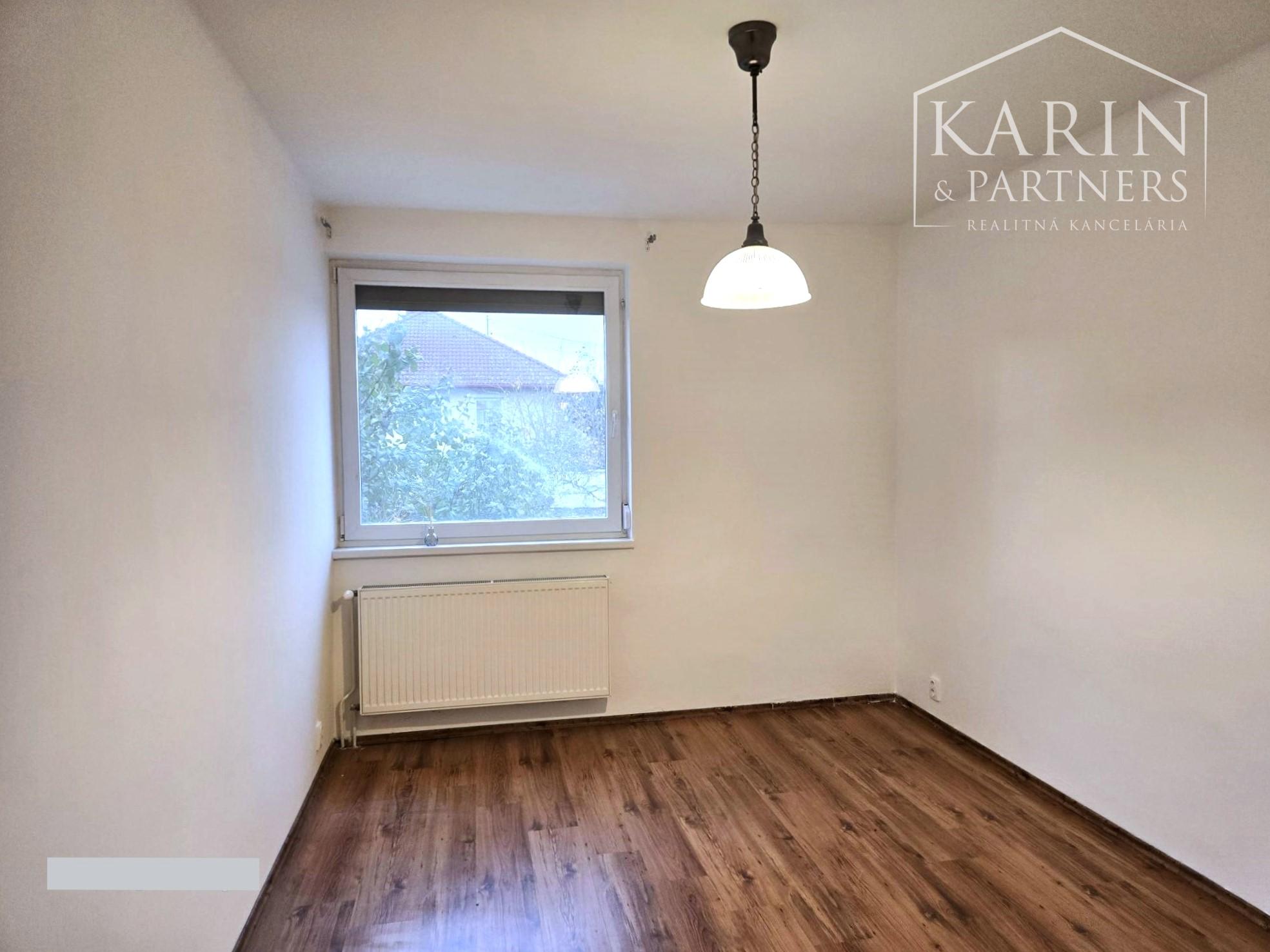 Predaj - 5 izbový, dvojgeneračný rodinný dom - Rajka Maďarsko