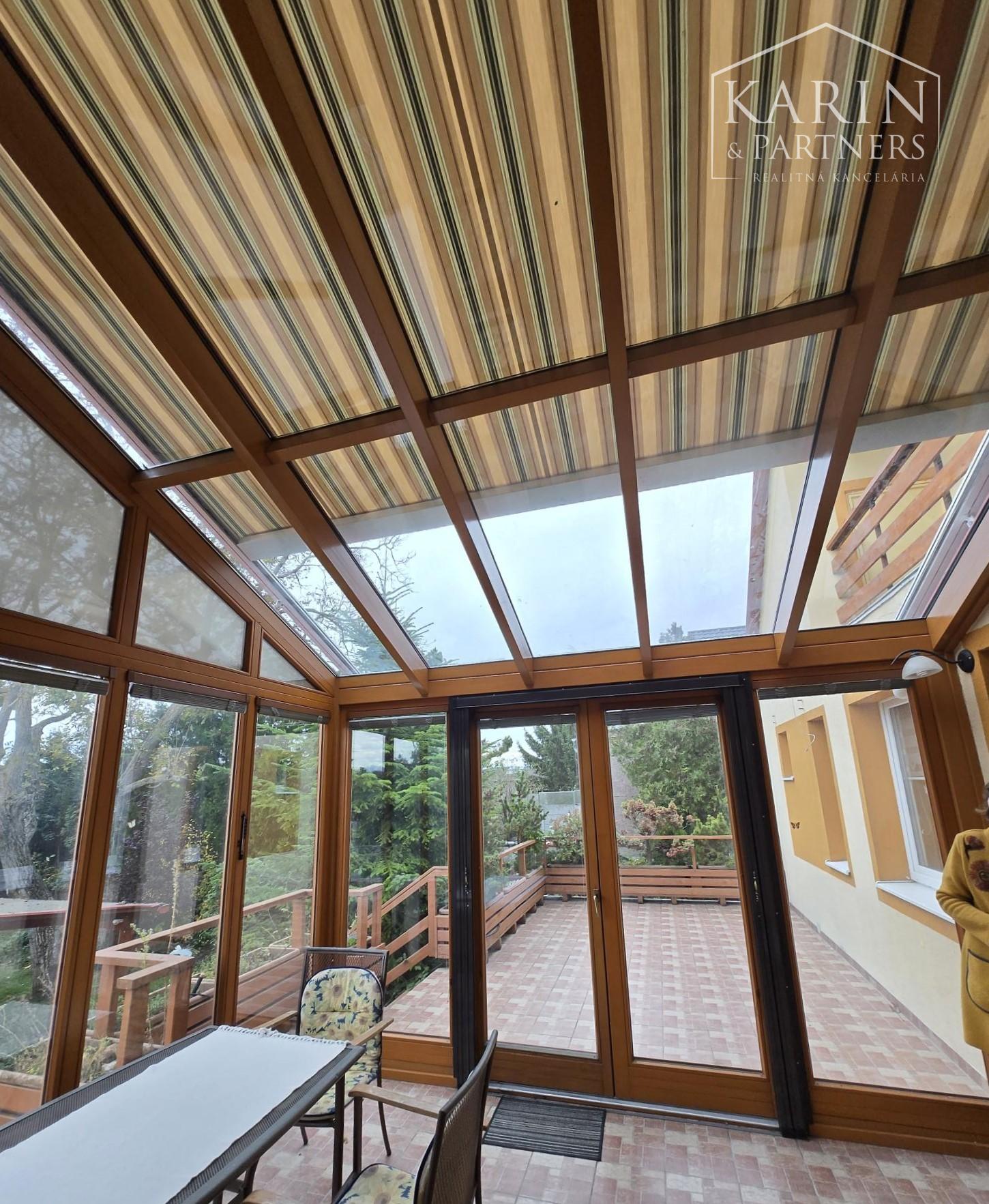 Predaj - 5 izbový, dvojgeneračný rodinný dom - Rajka Maďarsko