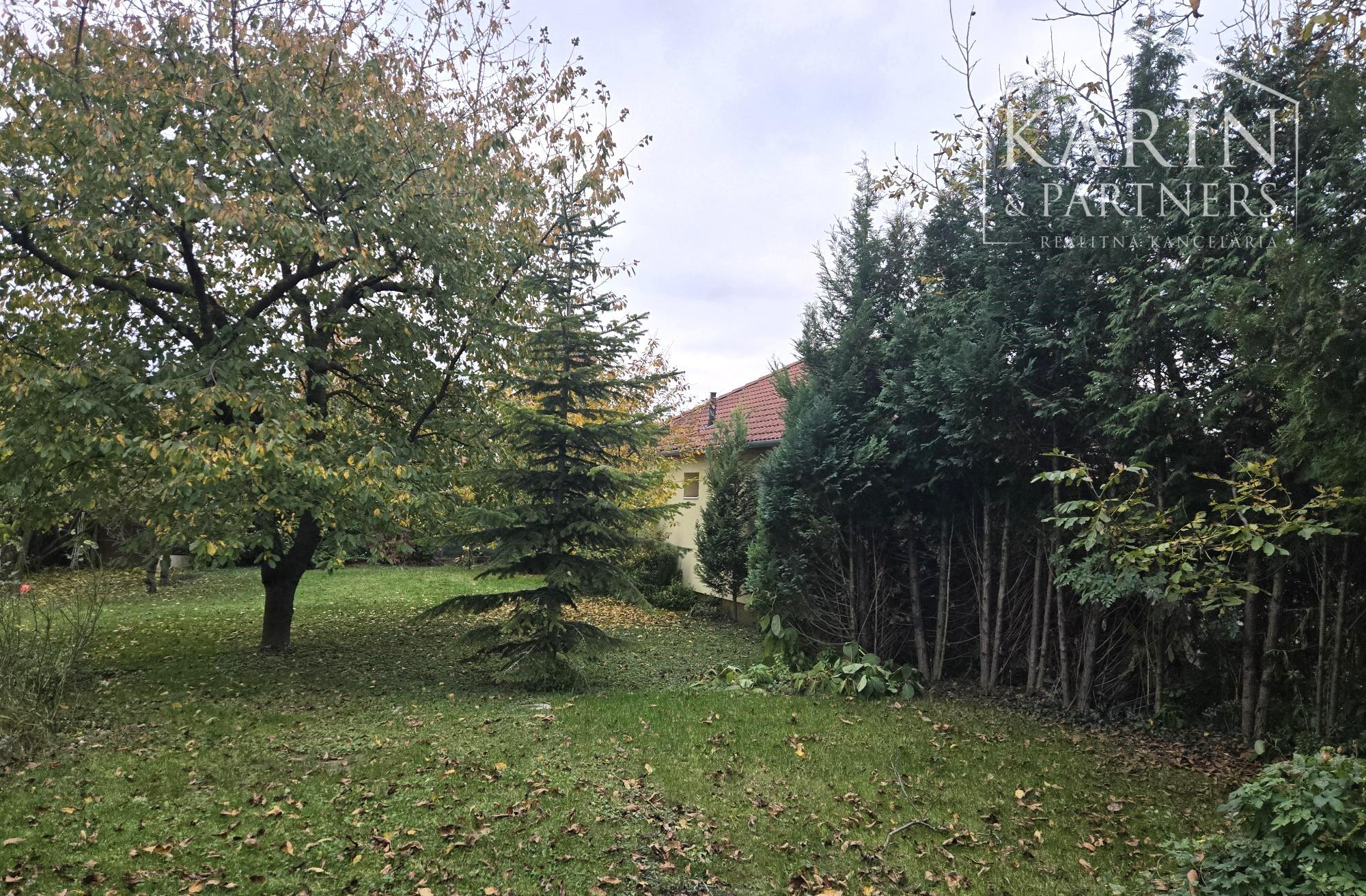 Predaj - 5 izbový, dvojgeneračný rodinný dom - Rajka Maďarsko