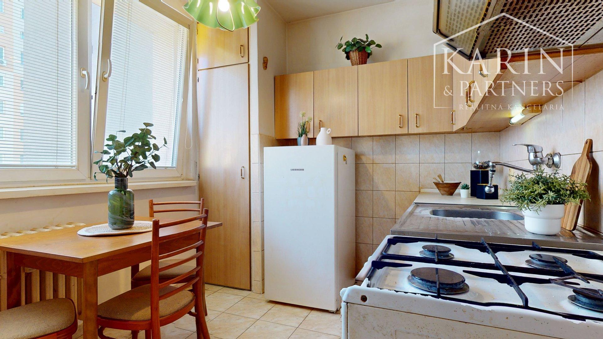 KOMPLETNE ZARIADENÝ 3I BYT S 2 LODŽIAMI A PIVNICOU