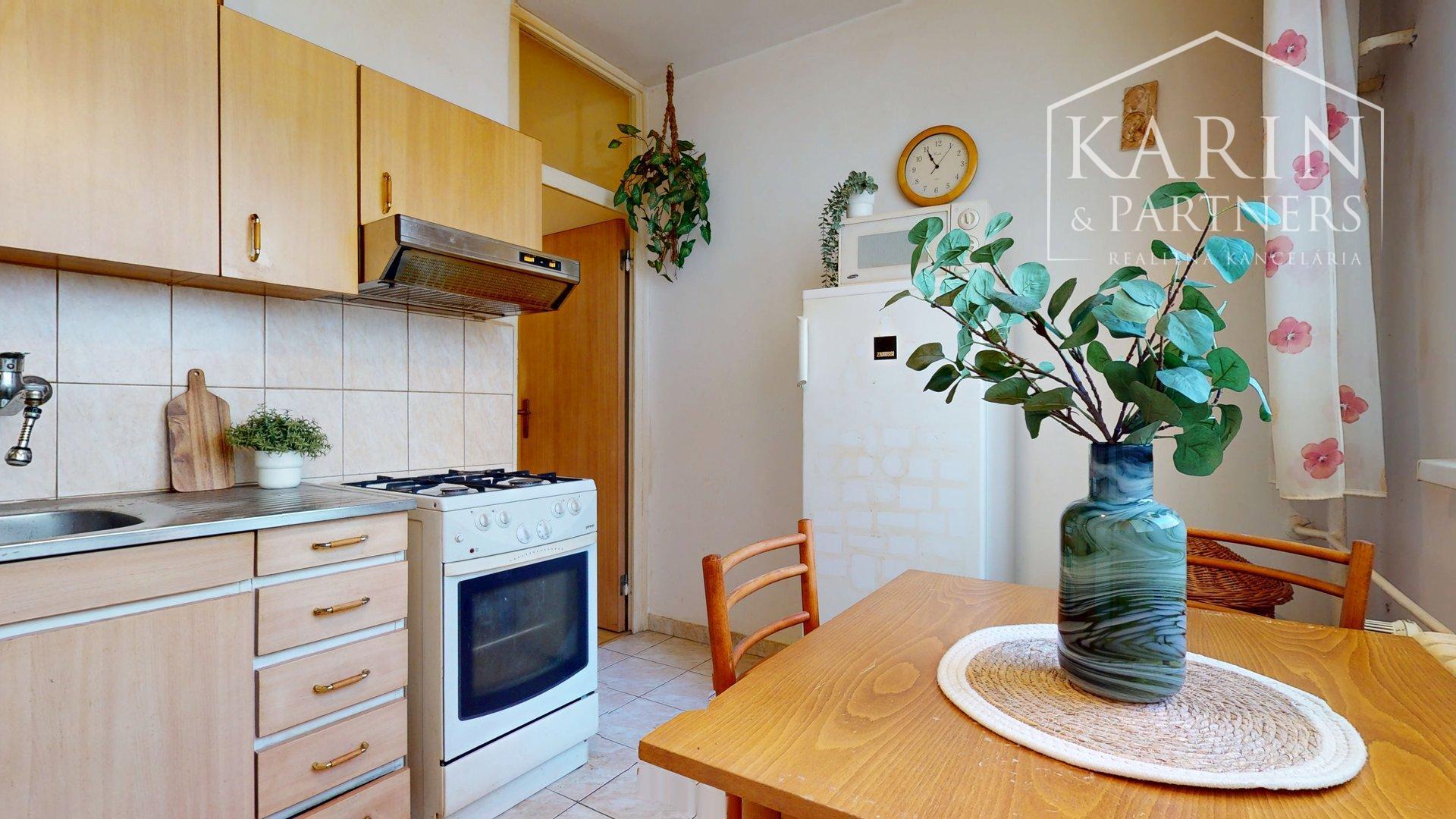 KOMPLETNE ZARIADENÝ 3I BYT S 2 LODŽIAMI A PIVNICOU