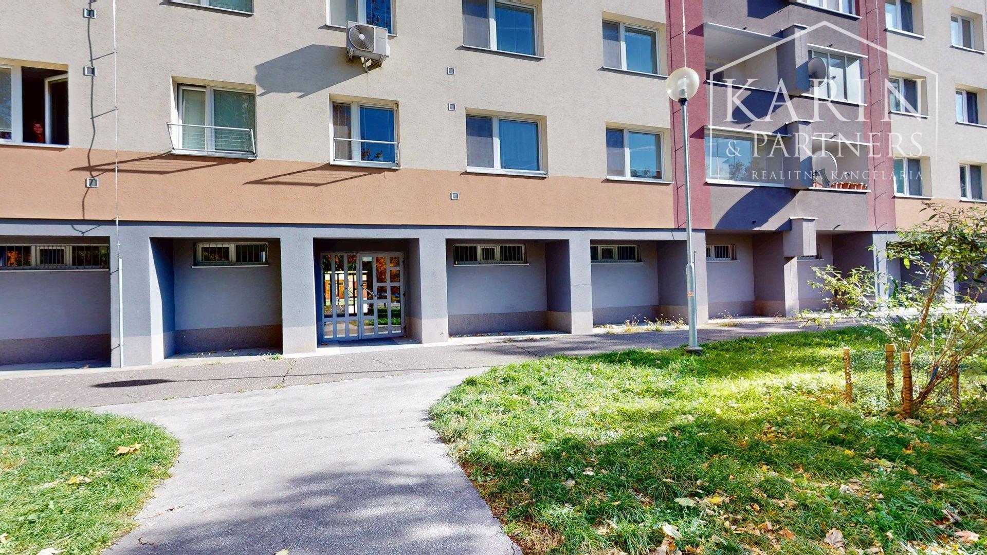 KOMPLETNE ZARIADENÝ 3I BYT S 2 LODŽIAMI A PIVNICOU