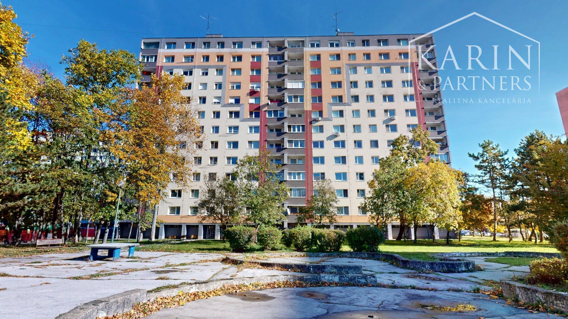 KOMPLETNE ZARIADENÝ 3I BYT S 2 LODŽIAMI A PIVNICOU