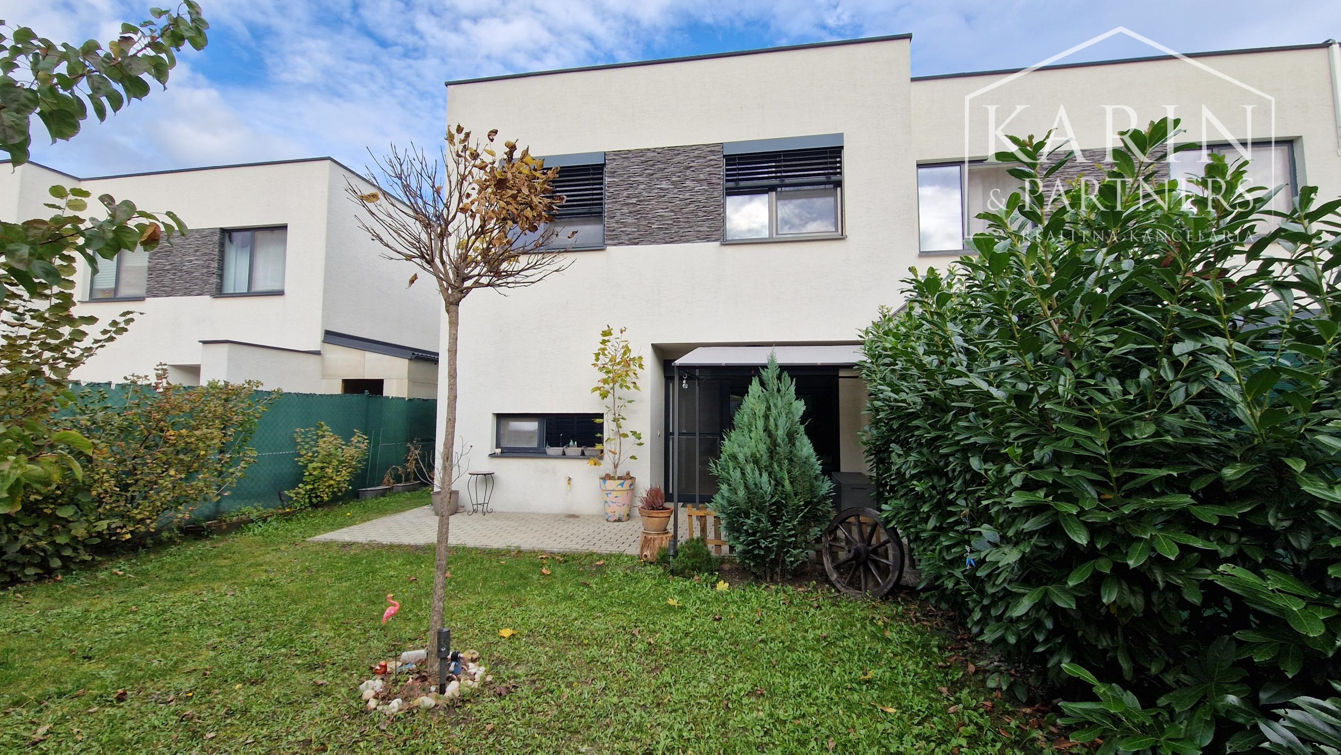 4 izbový RD 100m2 so záhradou 144m2, solárne panely, 2x parking, pokojná časť Rovinky