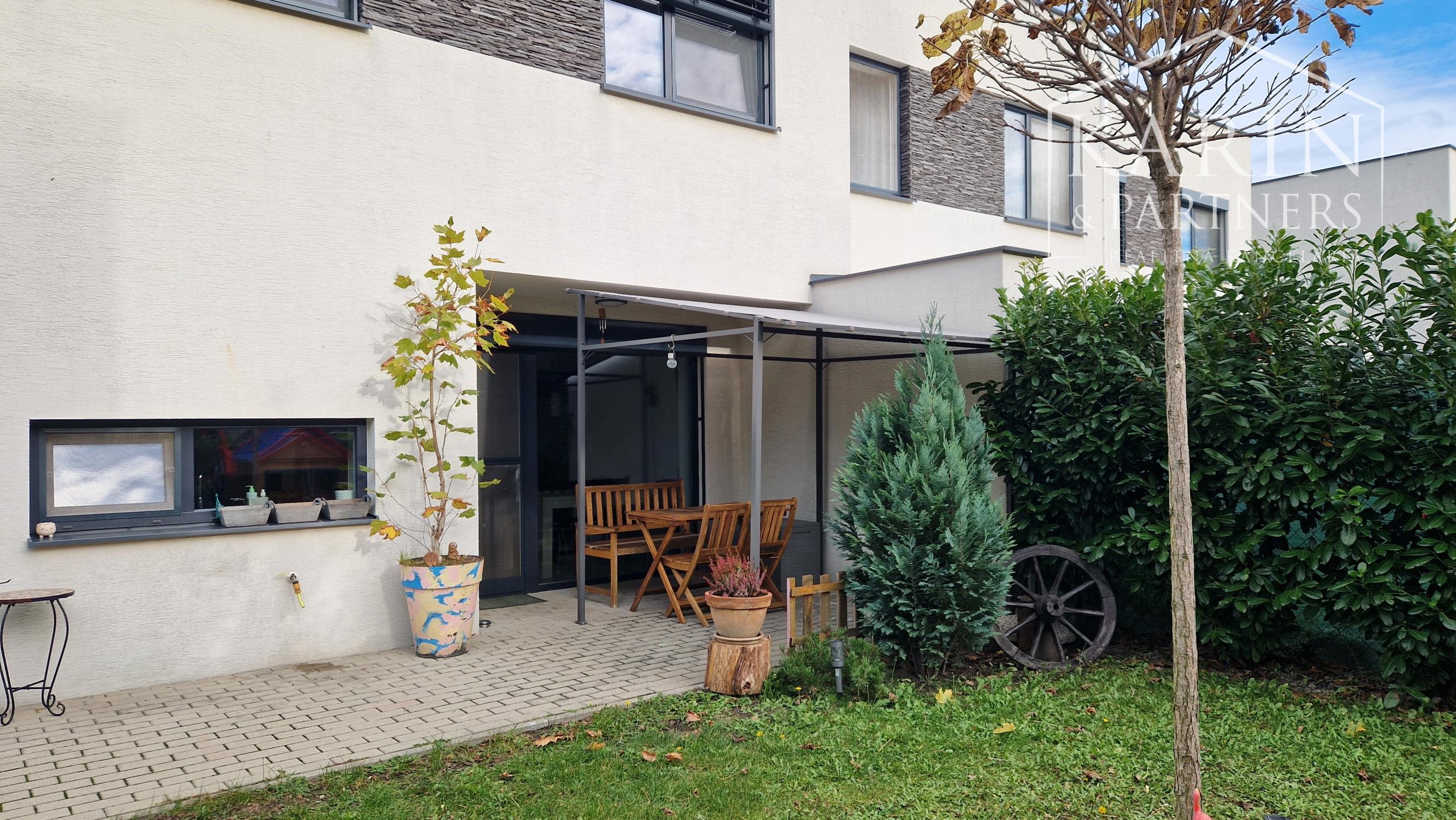 4 izbový RD 100m2 so záhradou 144m2, solárne panely, 2x parking, pokojná časť Rovinky