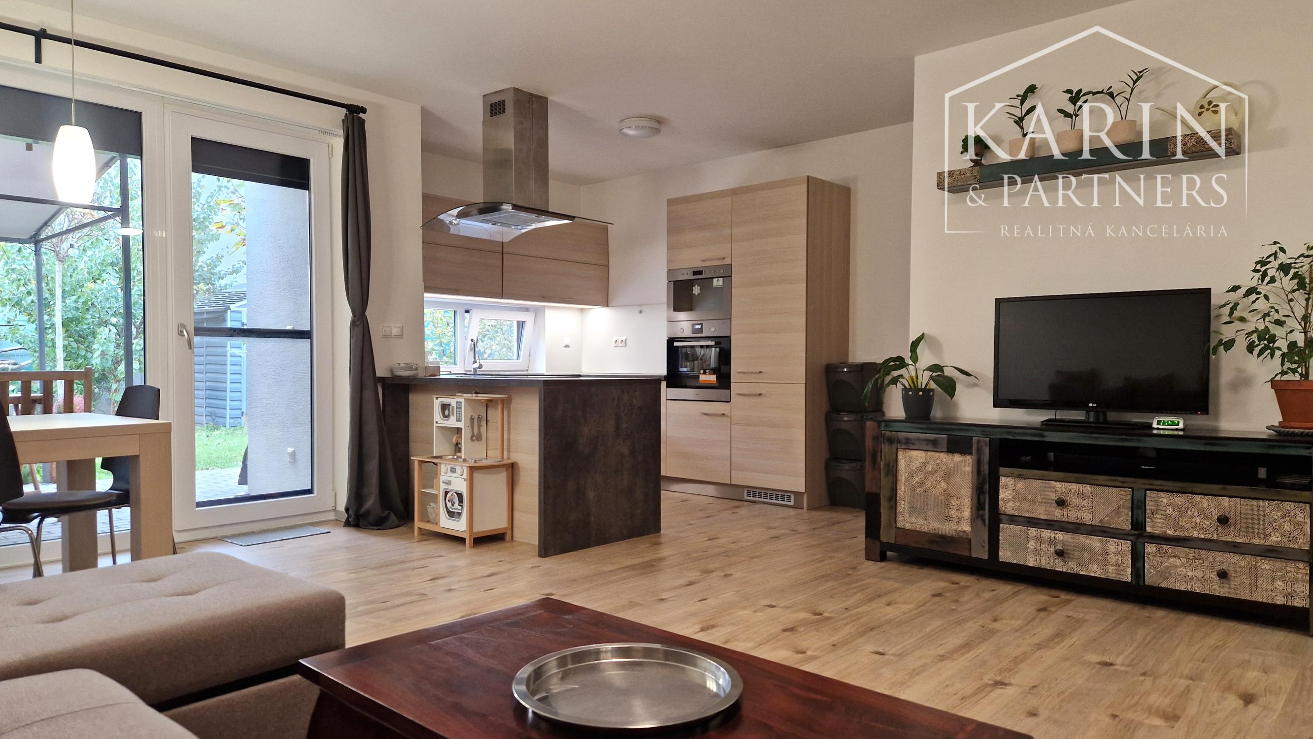 4 izbový RD 100m2 so záhradou 144m2, solárne panely, 2x parking, pokojná časť Rovinky