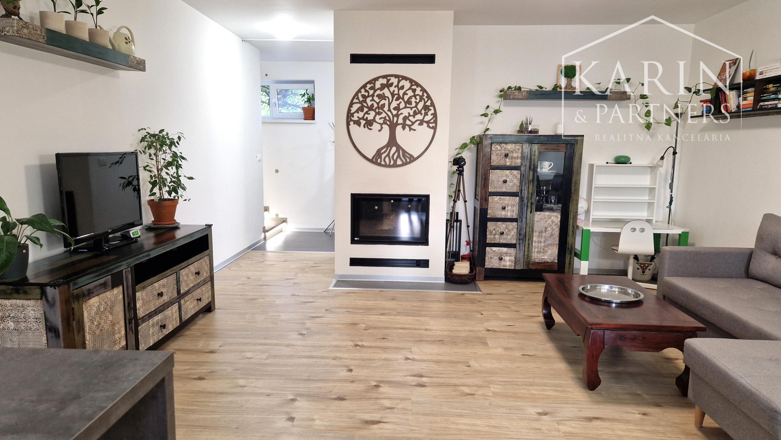 4 izbový RD 100m2 so záhradou 144m2, solárne panely, 2x parking, pokojná časť Rovinky