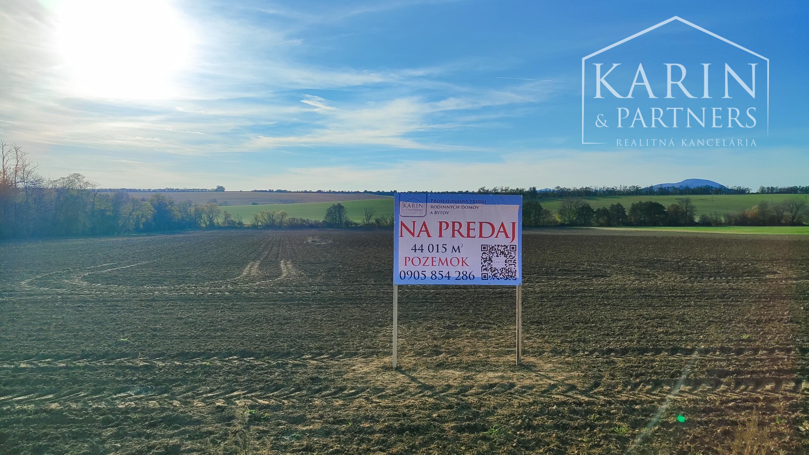 EXKLUZÍVNE: Investičný pozemok cca. 44015m2, k.ú.Neverice /Nitra 14km/