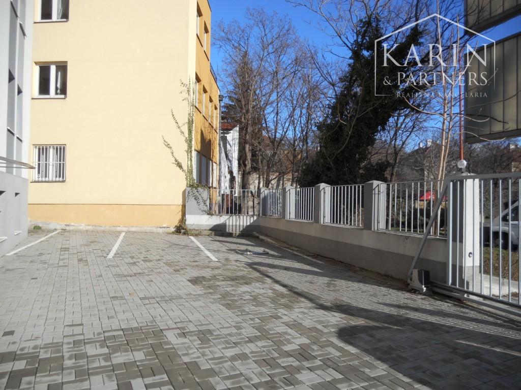 Atraktívna garsónka v Starom Meste, ul. Jelenia