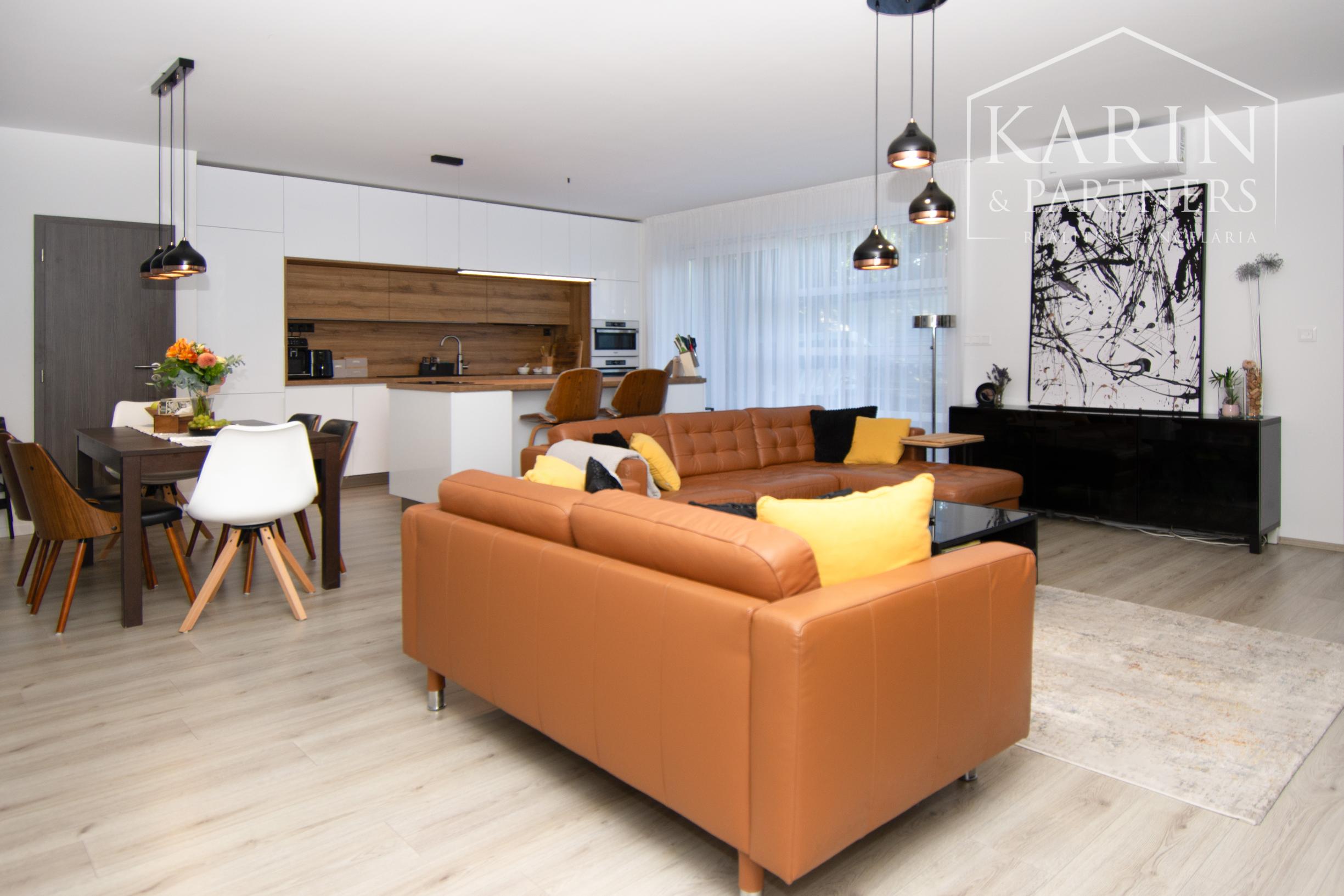 Nadštandardný 4 izbový rodinný dom s veľkou záhradou a komfortným vybavením, Šamorín