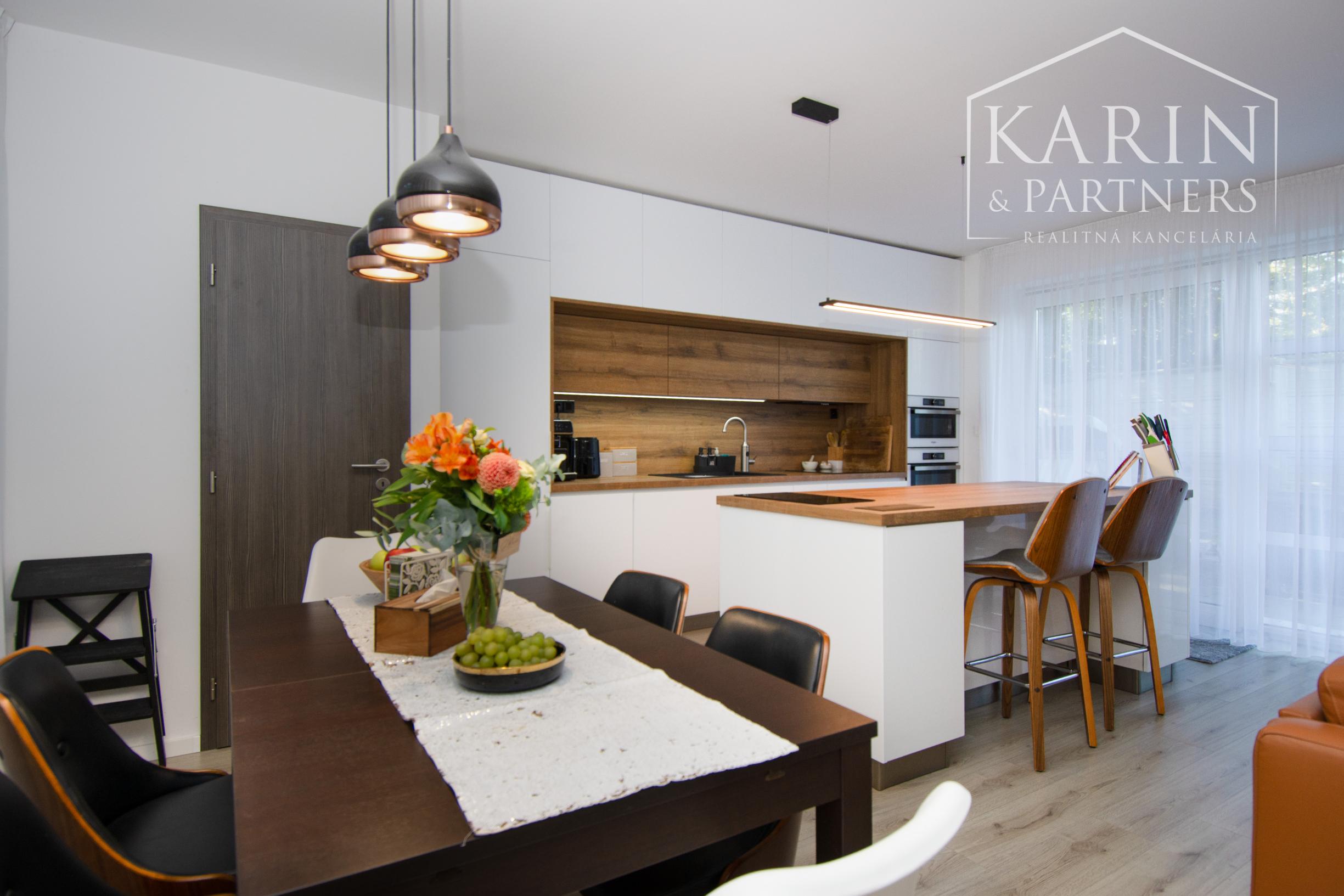 Nadštandardný 4 izbový rodinný dom s veľkou záhradou a komfortným vybavením, Šamorín