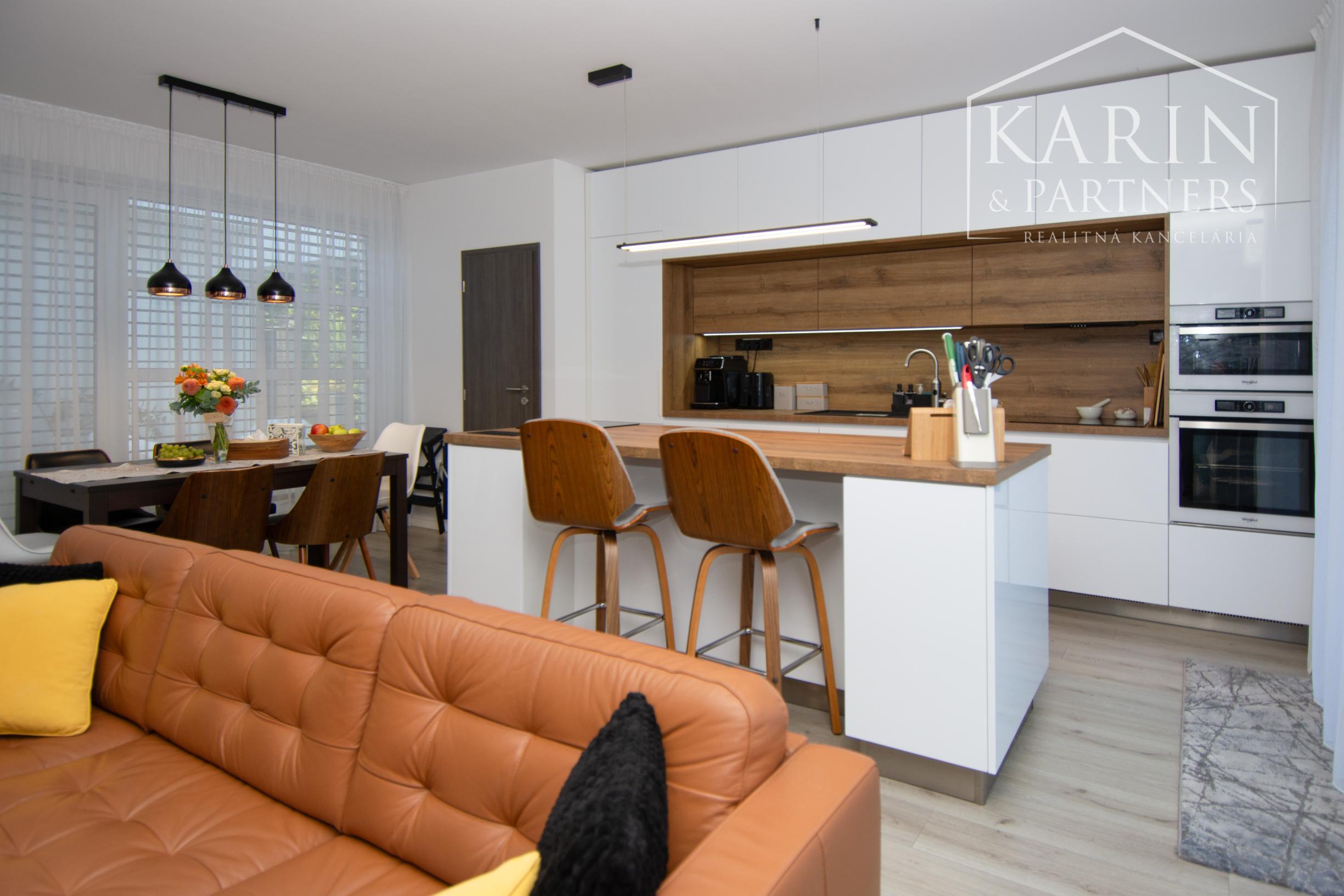 Nadštandardný 4 izbový rodinný dom s veľkou záhradou a komfortným vybavením, Šamorín