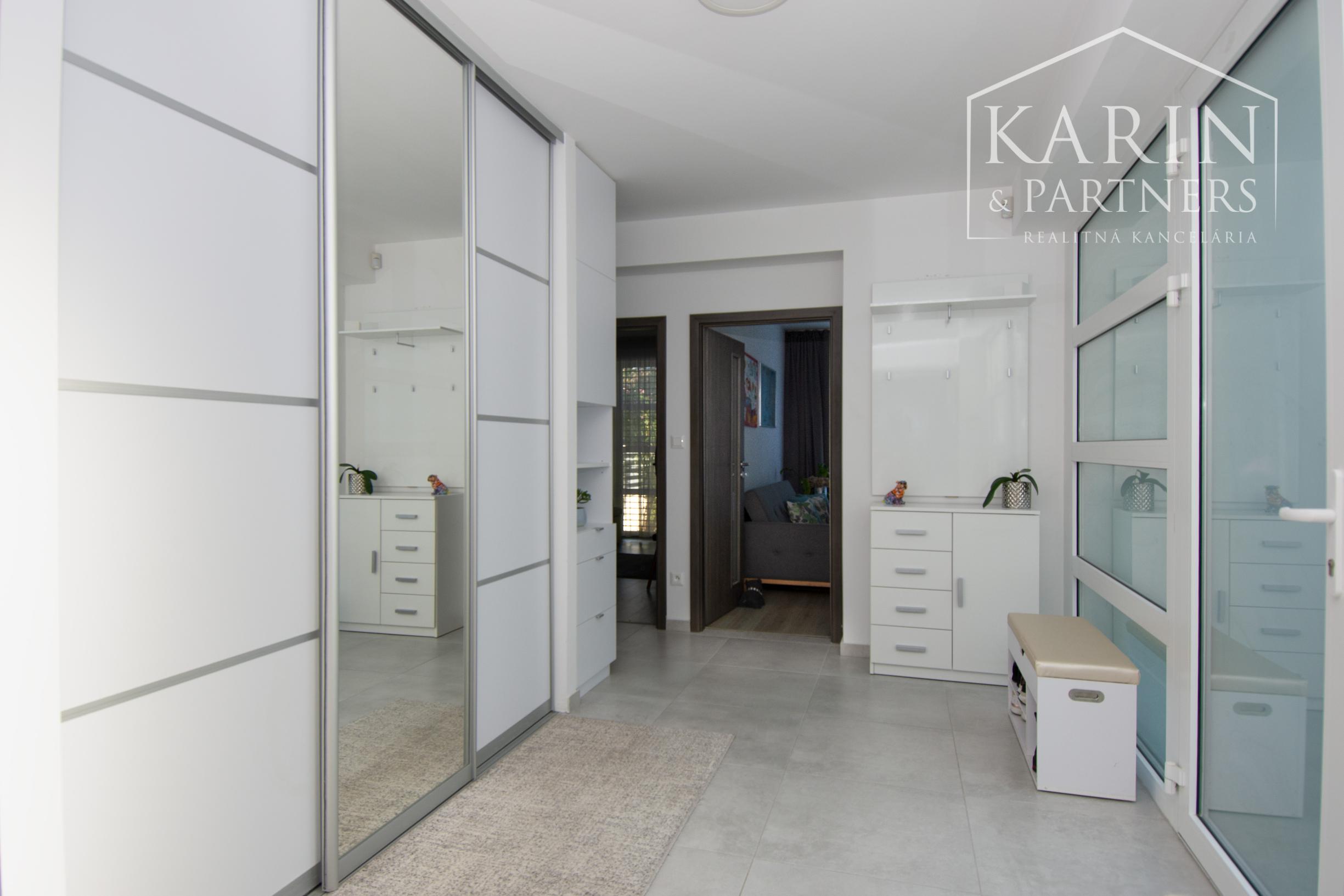 Nadštandardný 4 izbový rodinný dom s veľkou záhradou a komfortným vybavením, Šamorín