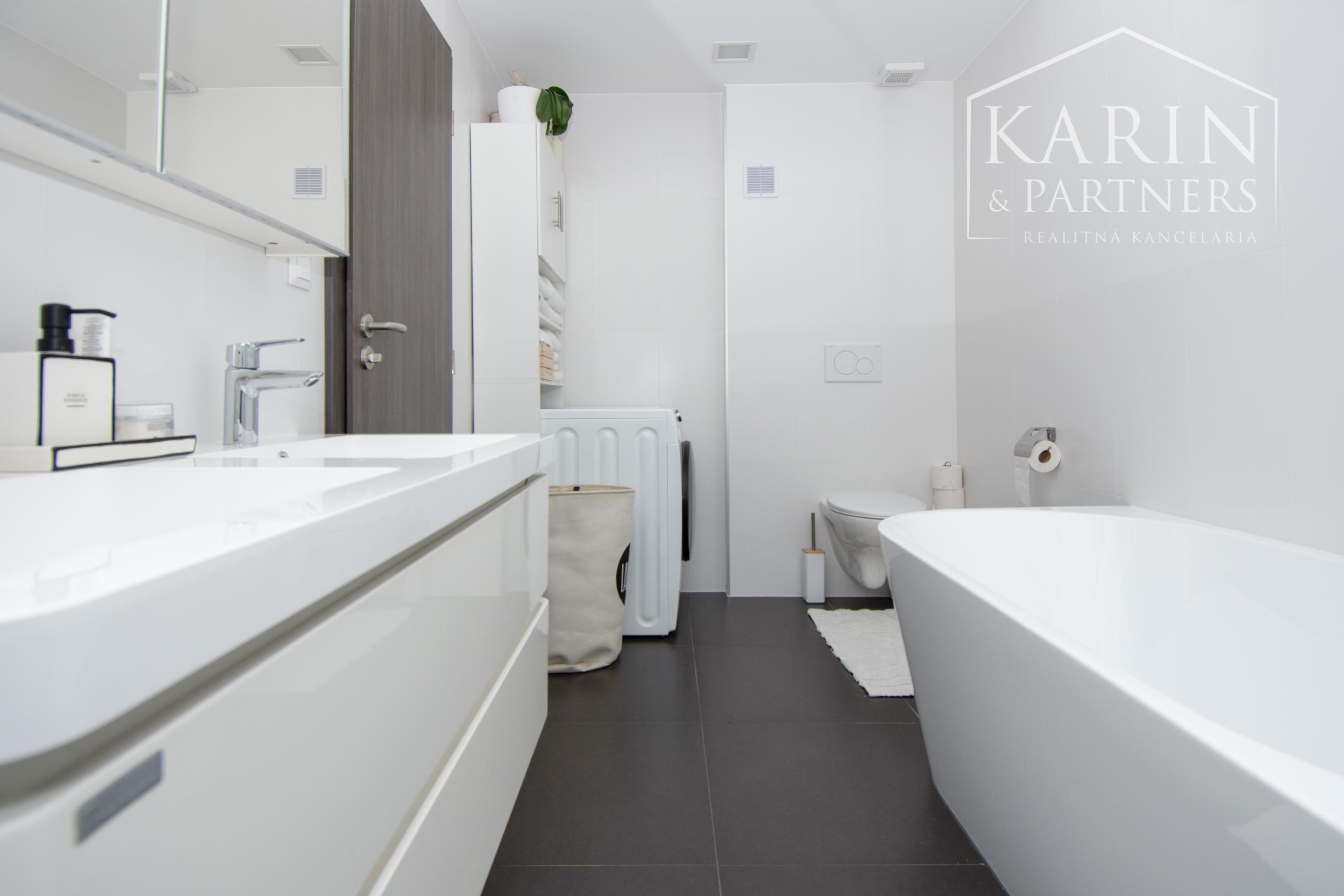 Nadštandardný 4 izbový rodinný dom s veľkou záhradou a komfortným vybavením, Šamorín