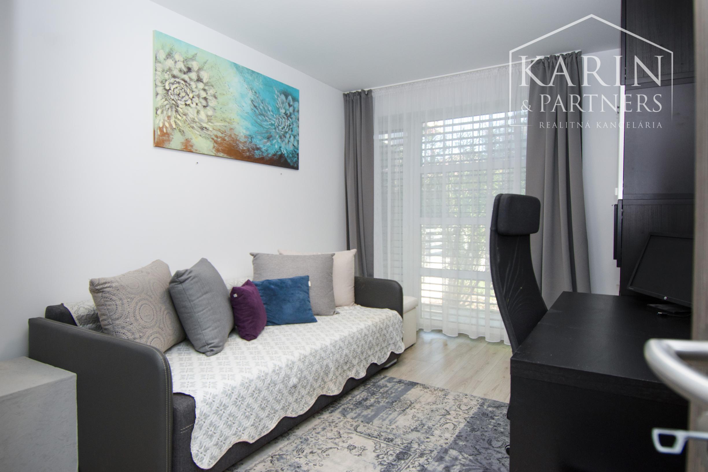 Nadštandardný 4 izbový rodinný dom s veľkou záhradou a komfortným vybavením, Šamorín