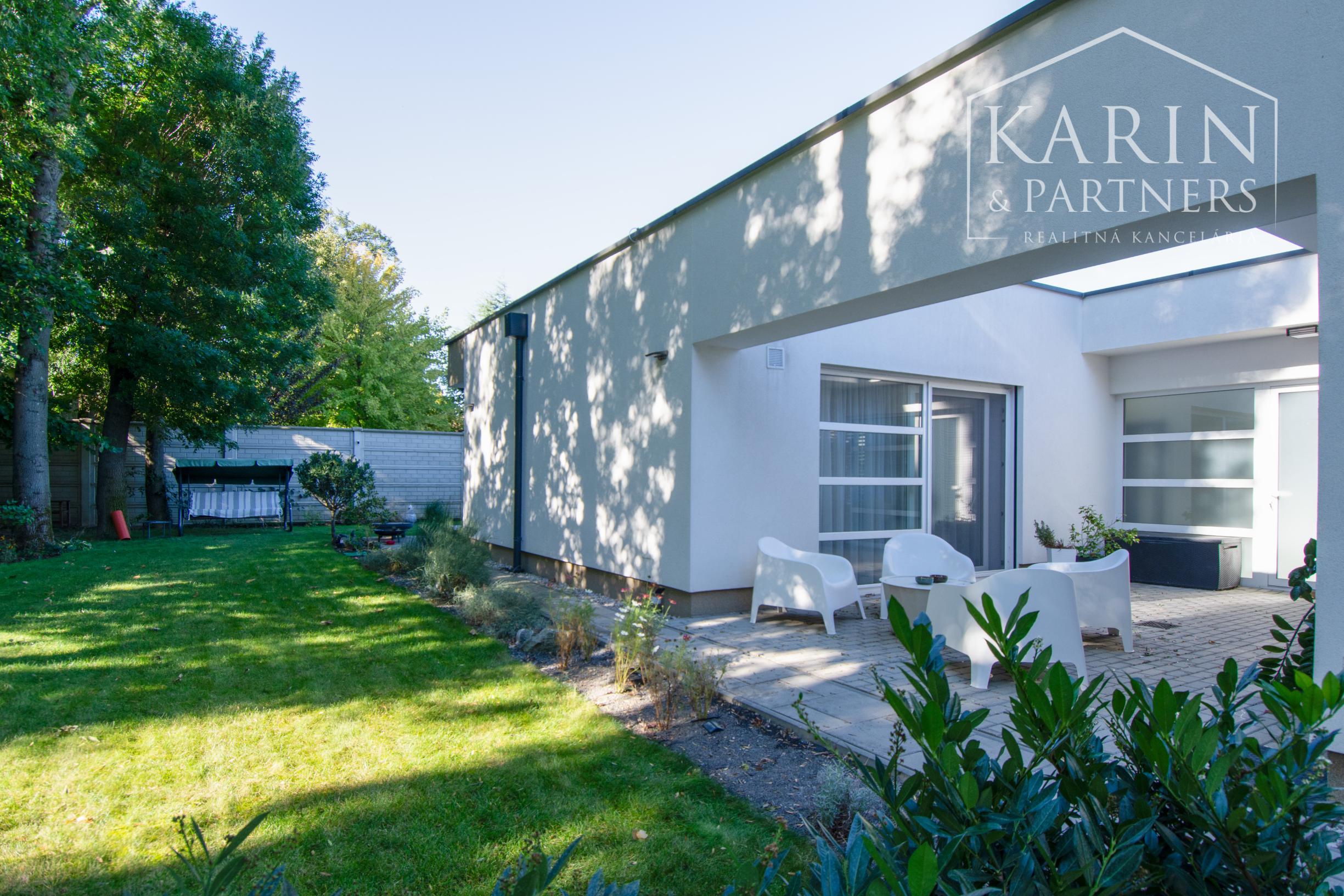 Nadštandardný 4 izbový rodinný dom s veľkou záhradou a komfortným vybavením, Šamorín