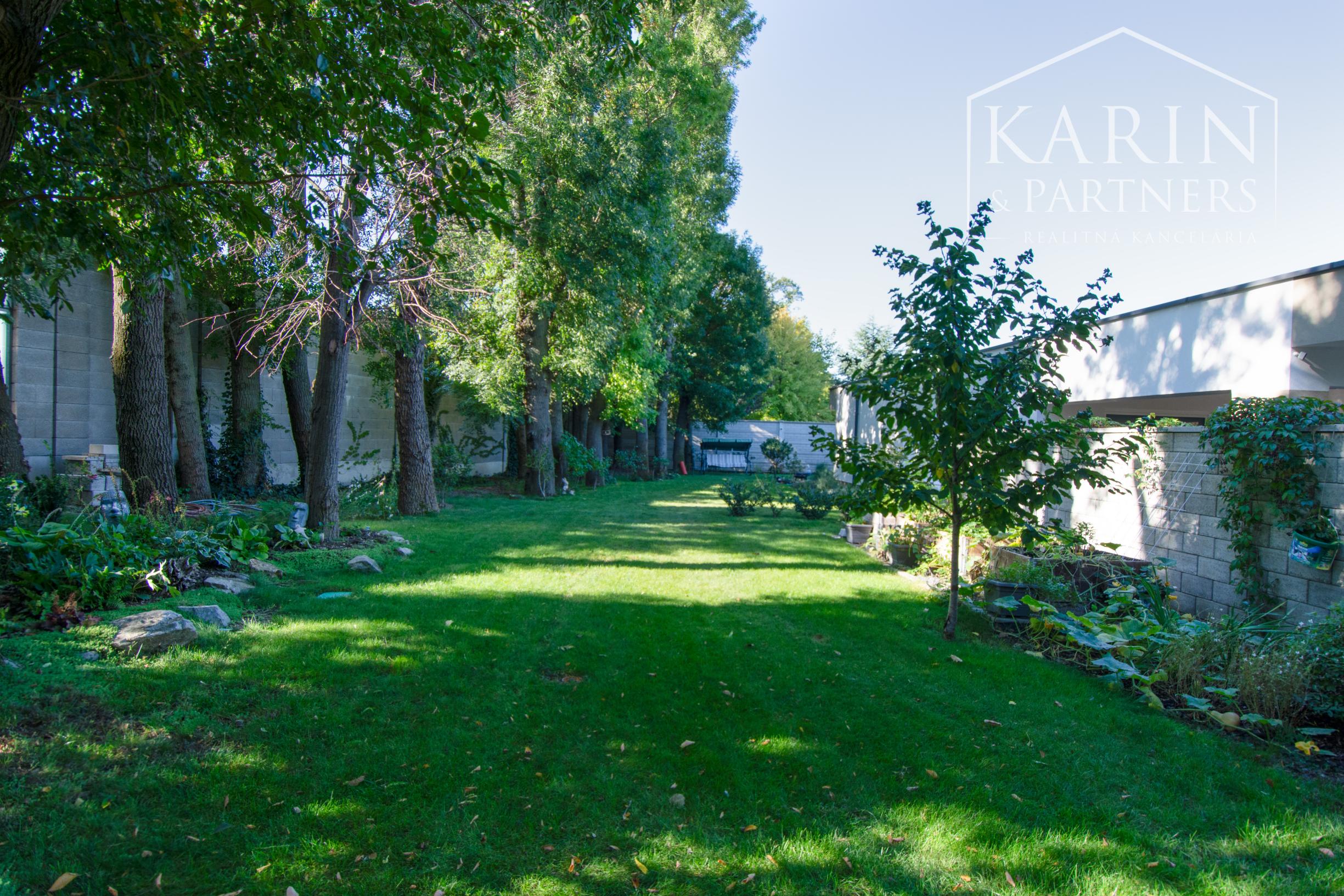 Nadštandardný 4 izbový rodinný dom s veľkou záhradou a komfortným vybavením, Šamorín