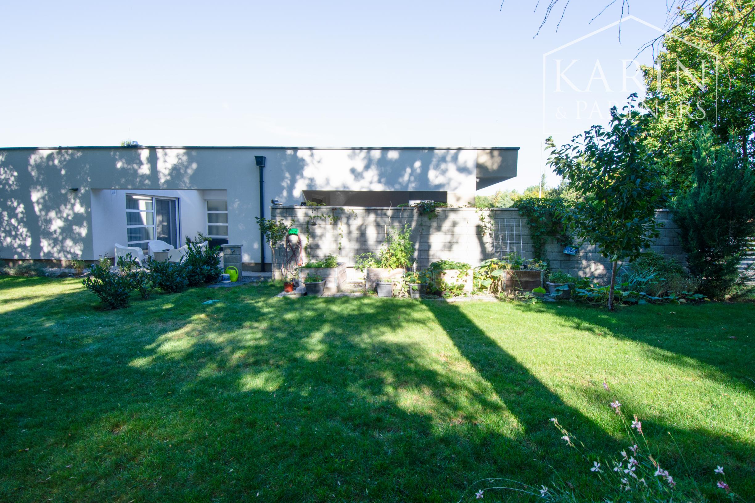 Nadštandardný 4 izbový rodinný dom s veľkou záhradou a komfortným vybavením, Šamorín