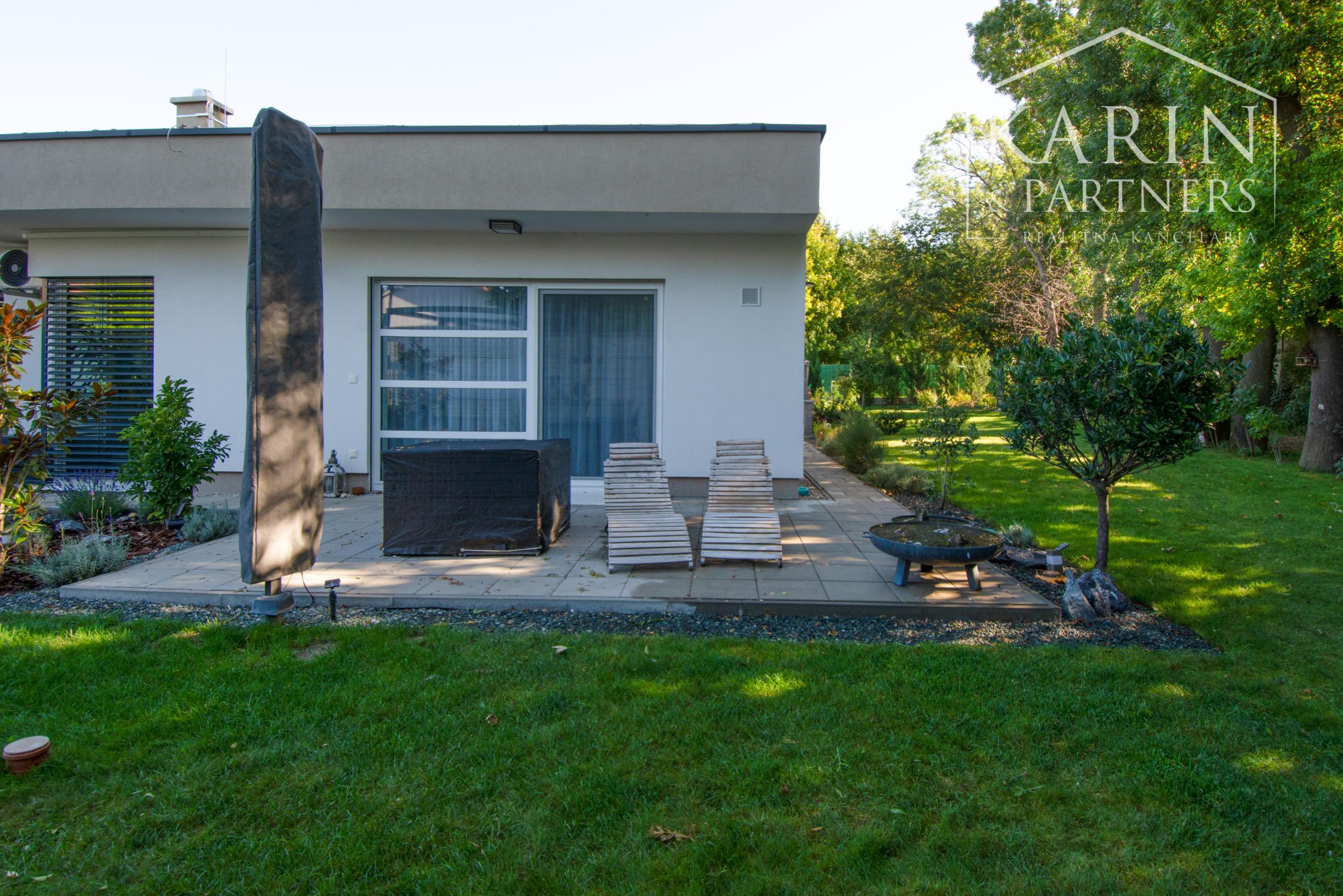 Nadštandardný 4 izbový rodinný dom s veľkou záhradou a komfortným vybavením, Šamorín