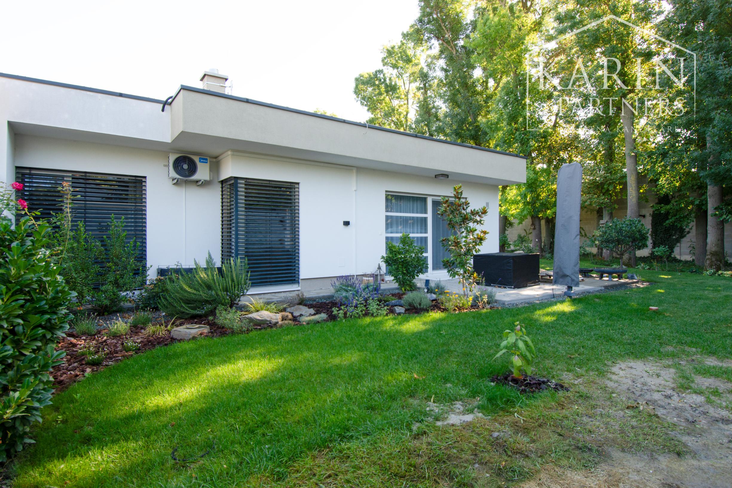 Nadštandardný 4 izbový rodinný dom s veľkou záhradou a komfortným vybavením, Šamorín