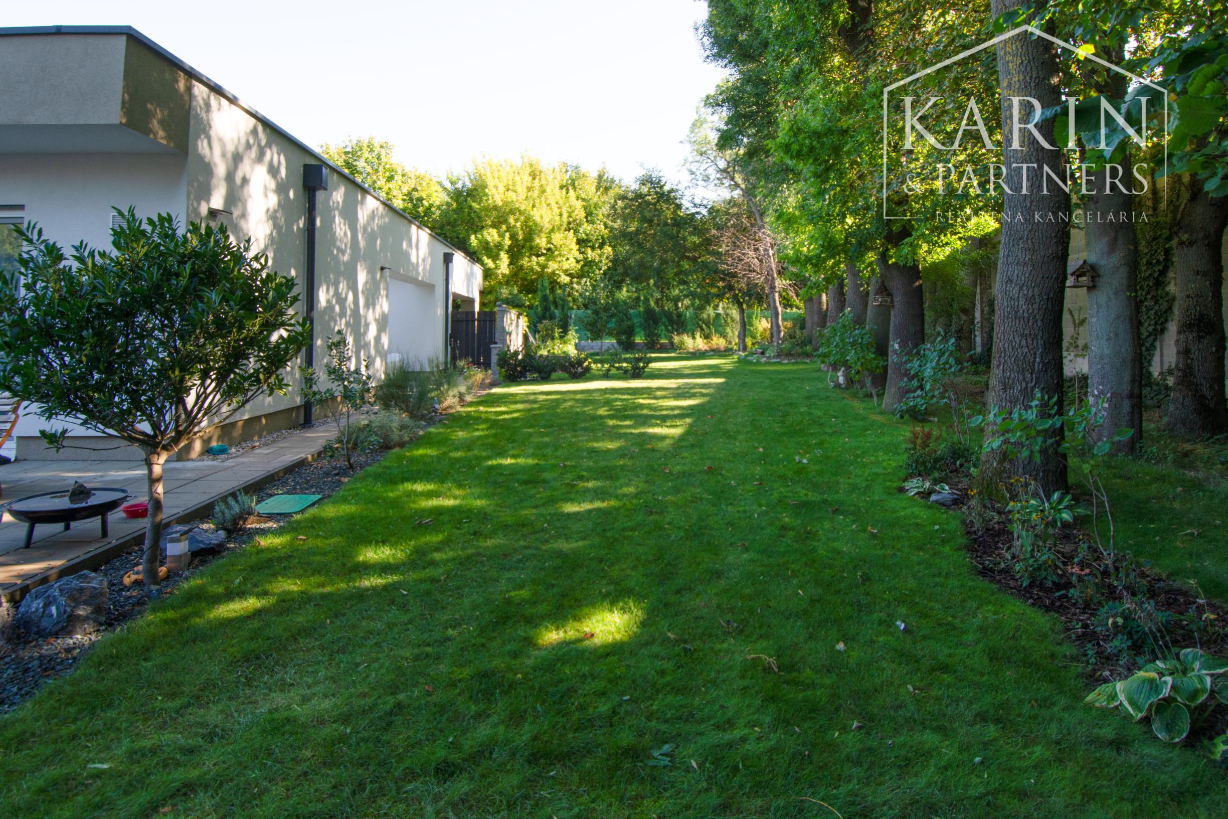 Nadštandardný 4 izbový rodinný dom s veľkou záhradou a komfortným vybavením, Šamorín