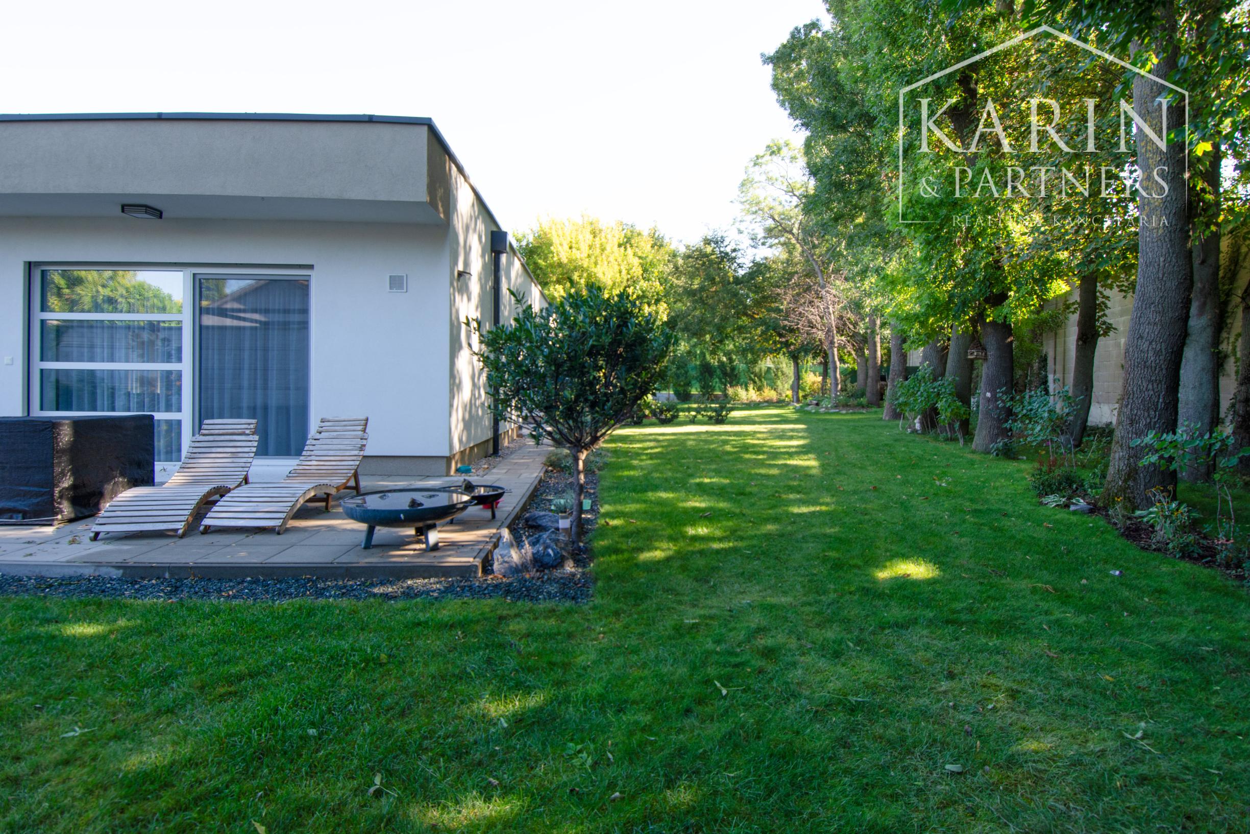 Nadštandardný 4 izbový rodinný dom s veľkou záhradou a komfortným vybavením, Šamorín