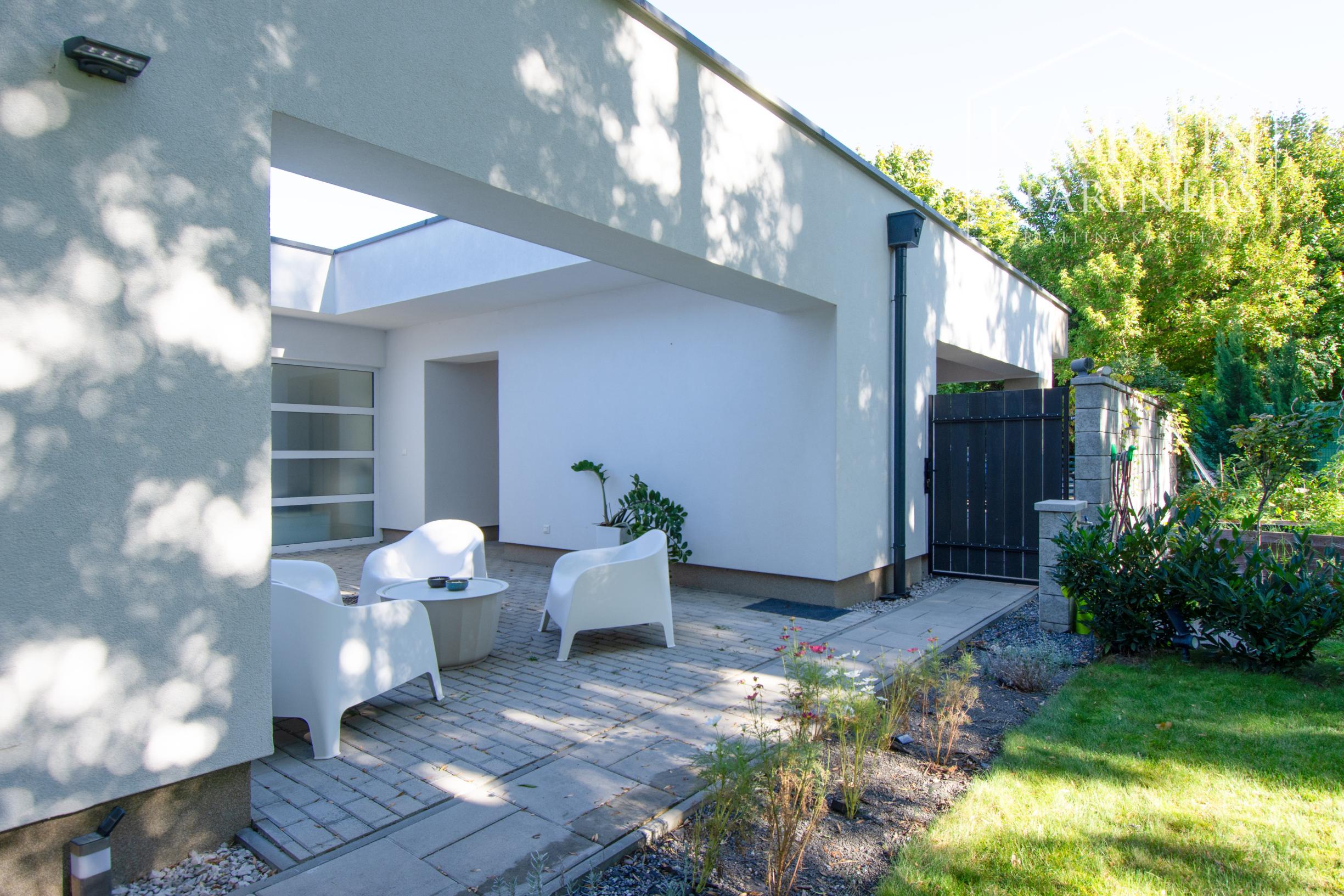 Nadštandardný 4 izbový rodinný dom s veľkou záhradou a komfortným vybavením, Šamorín