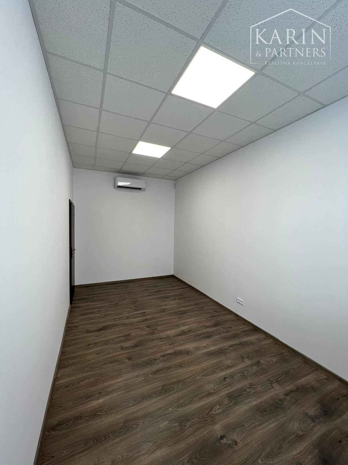 Prenájom AMBULANCIA/ FYZIO/ SERVIS celok 97 m2 s kuchynkou/ wc, BA IV., Dúbravka.