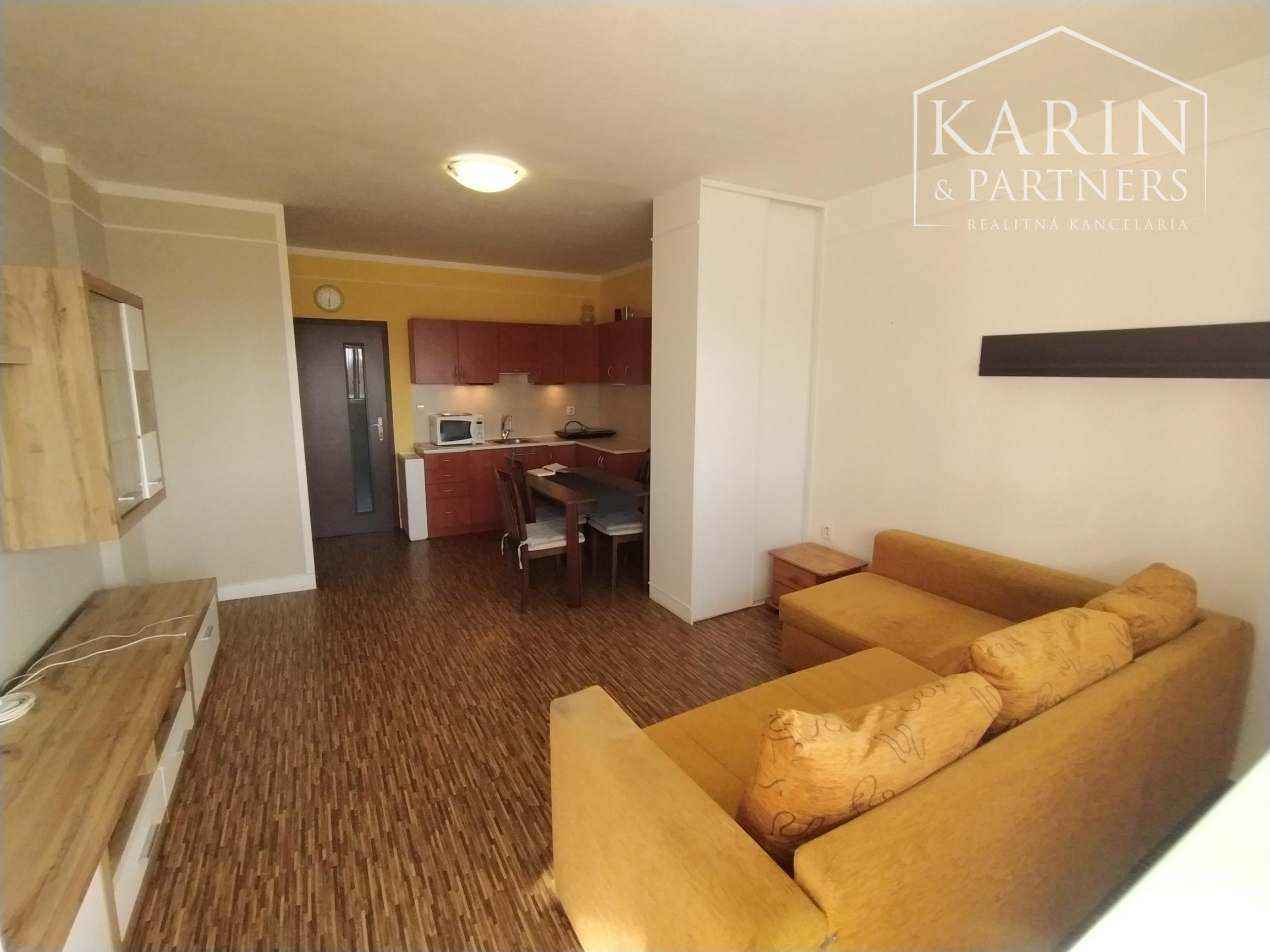 Garsónka! 38,44 m2 s loggiou a pivničnou kobkou, ul. Jána Jonáša, Devínska Nová Ves, BA IV.