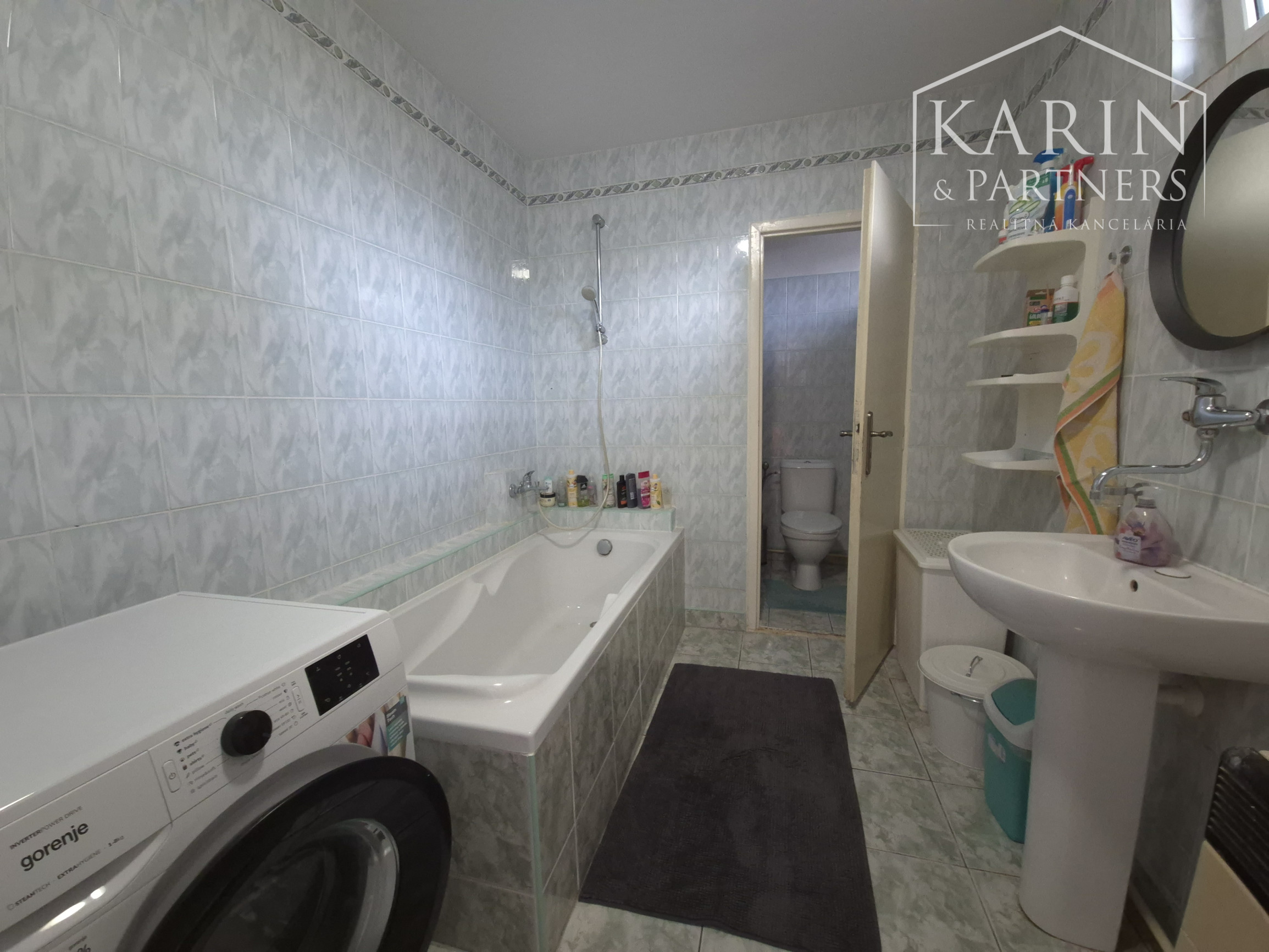 KOMPLETNE ZARIADENÝ 4I RODINNÝ DOM PO REKONŠTRUKCII