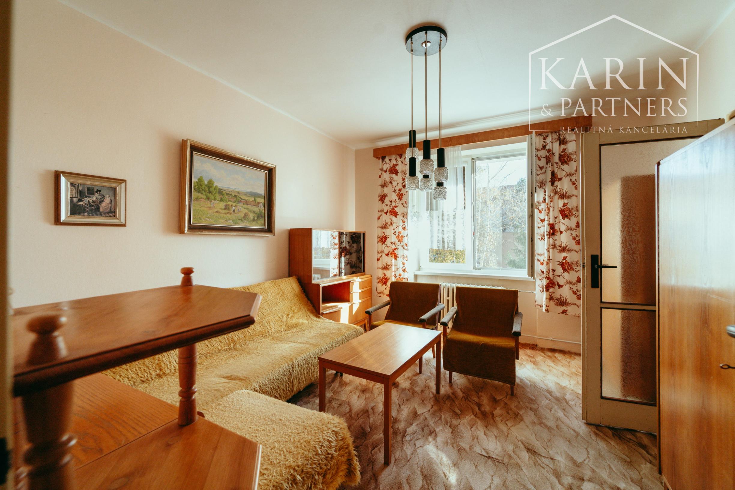 PRIESTRANNÝ 2i BYT S LOGGIOU A DVOMA PIVNICAMI