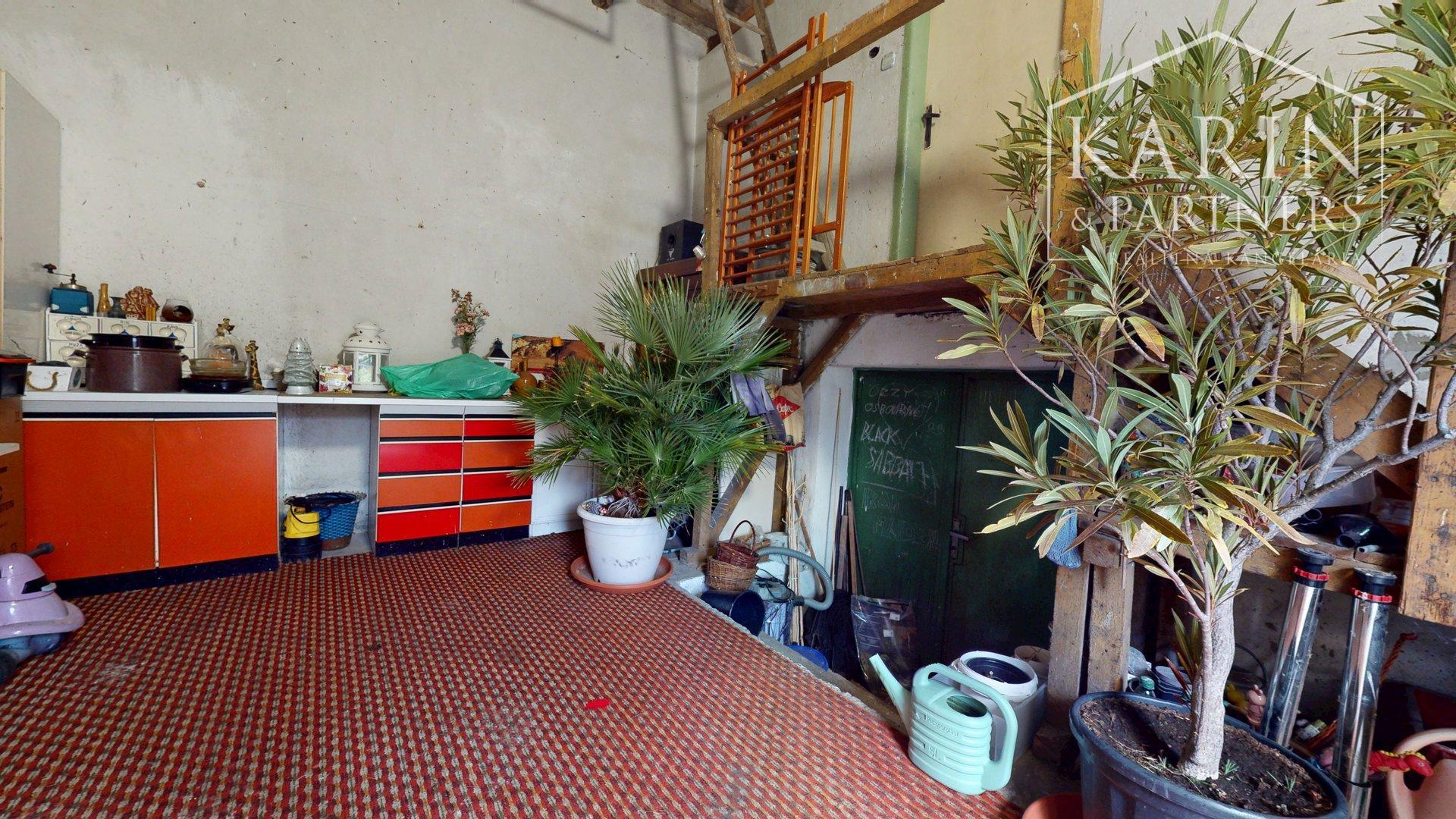 ZREKONŠTRUOVANÝ A ZARIADENÝ RODINNÝ DOM V KRÁĽOVEJ