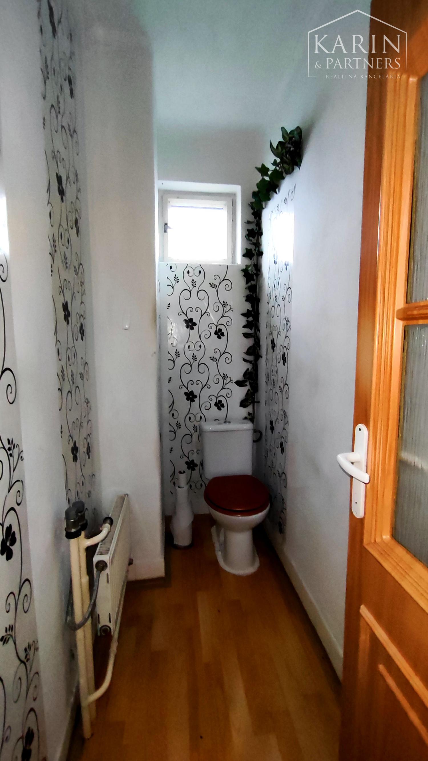 EXKLUZÍVNE na PREDAJ: Rodinný dom 4izbový s garážou, Palárikovo