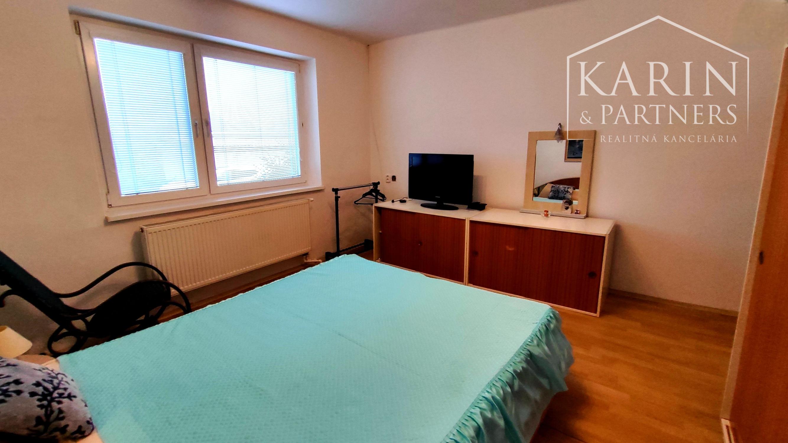 EXKLUZÍVNE na PREDAJ: Rodinný dom 4izbový s garážou, Palárikovo