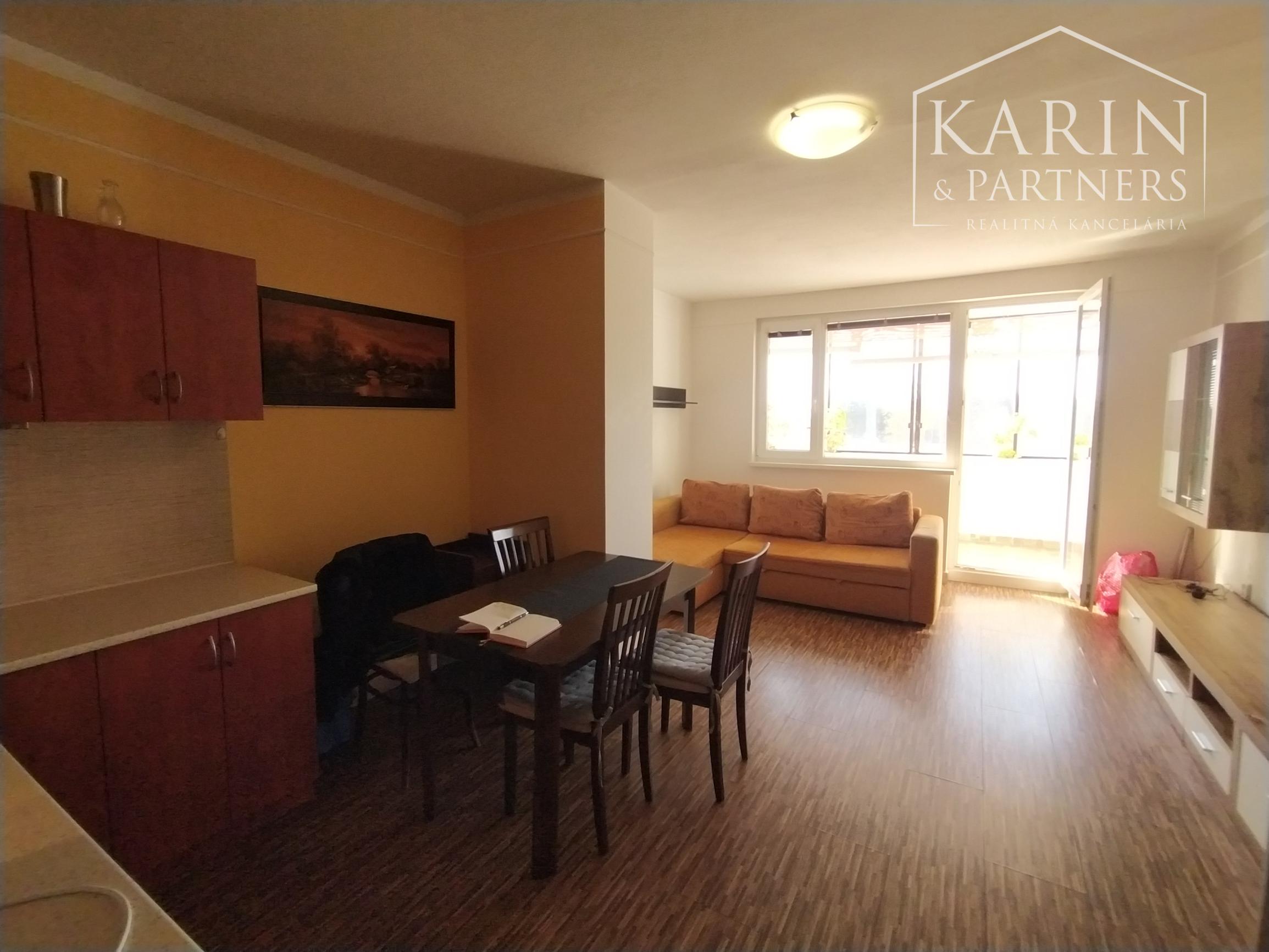 Garsónka! 38,44 m2 s loggiou a pivničnou kobkou, ul. Jána Jonáša, Devínska Nová Ves, BA IV.