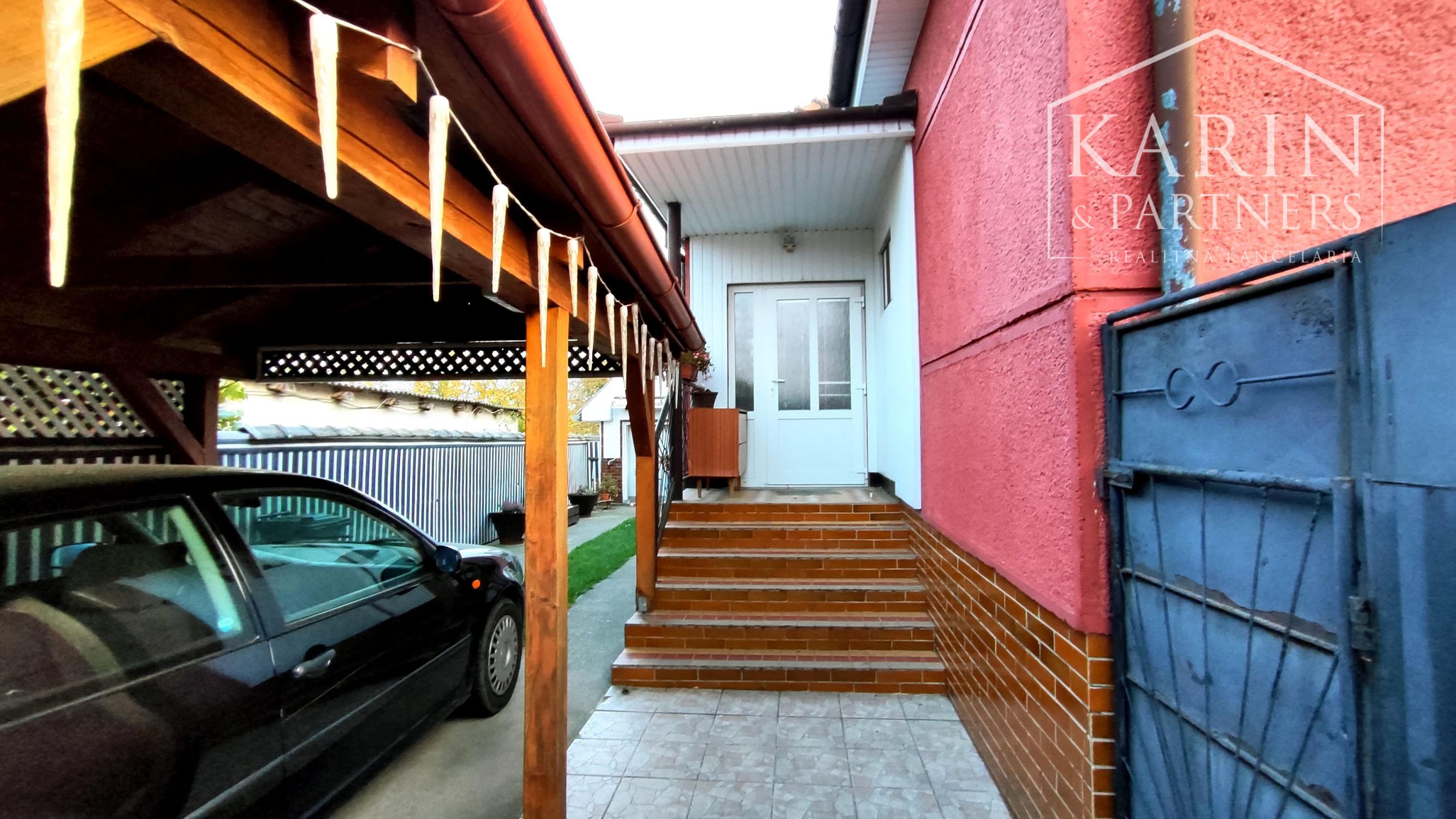 EXKLUZÍVNE na PREDAJ: Rodinný dom 4izbový s garážou, Palárikovo