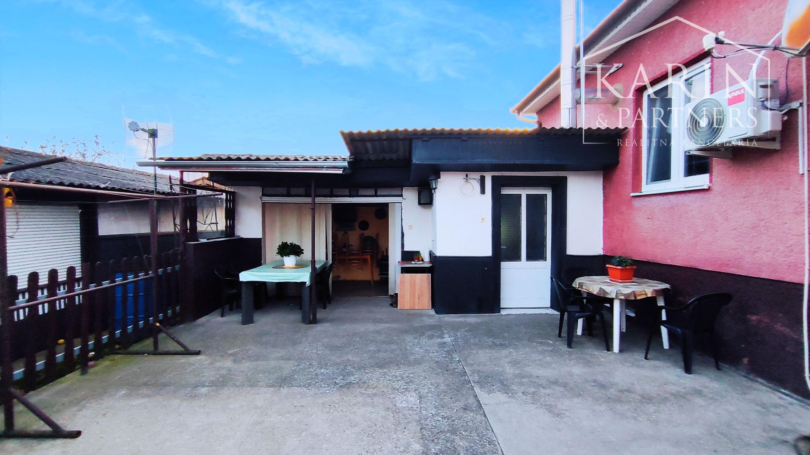 EXKLUZÍVNE na PREDAJ: Rodinný dom 4izbový s garážou, Palárikovo