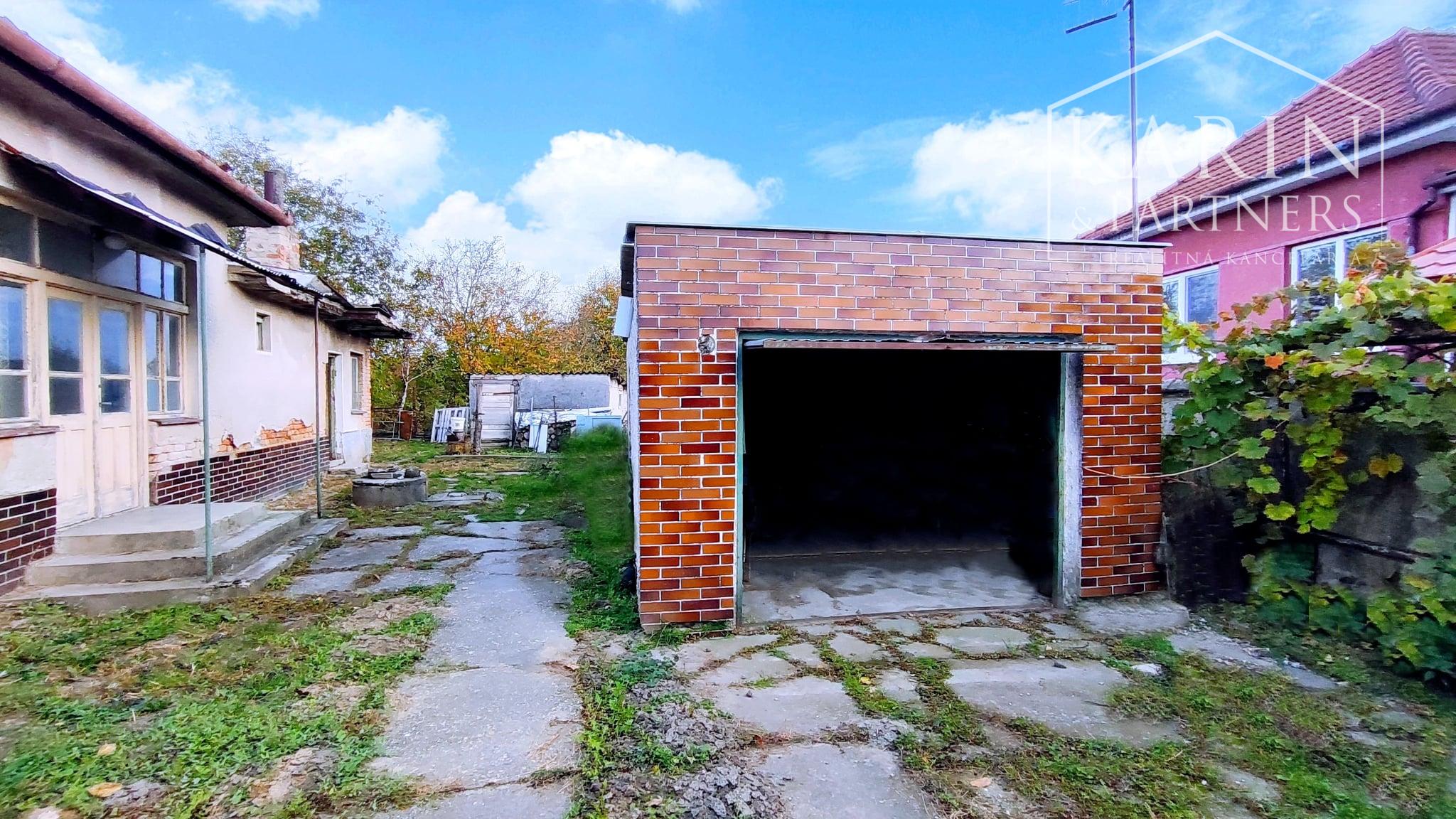 EXKLUZÍVNE: Predaj 4-izbového rodinného domu na rekonštrukciu v Palárikove